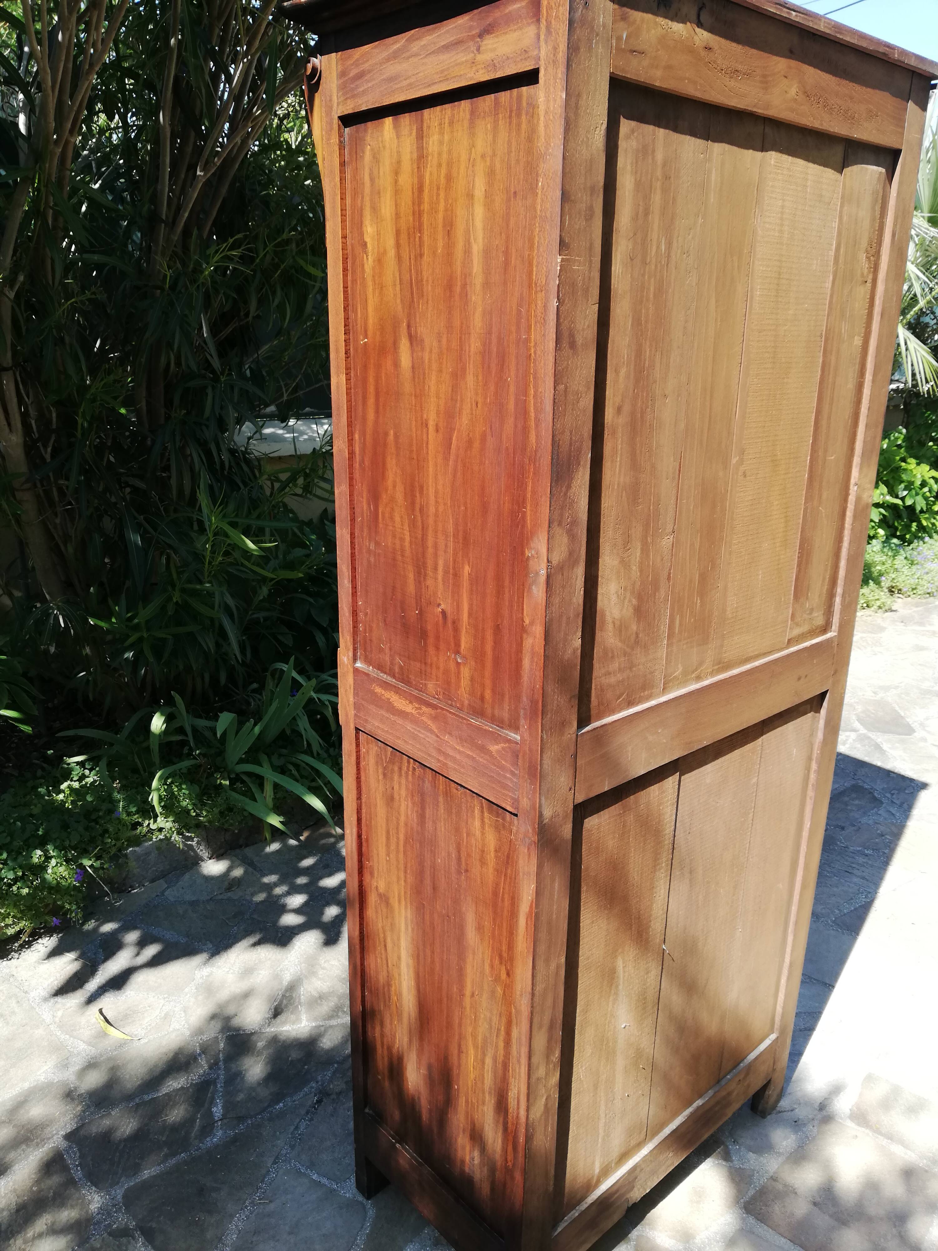 Small vintage tinted bonnet