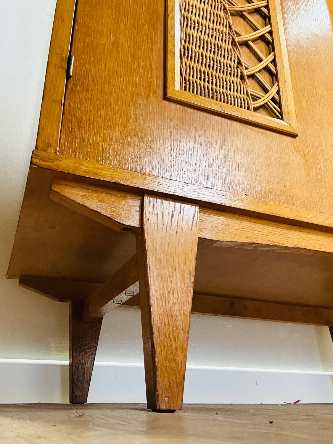Armoire vintage