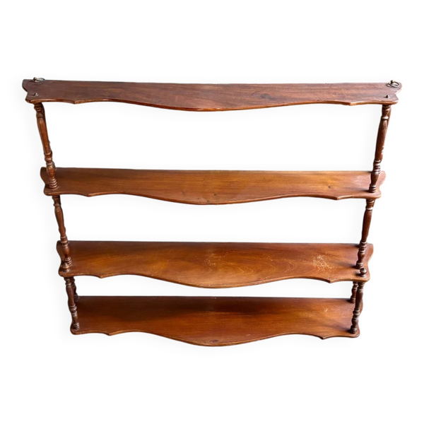 Étagère murale en bois festonné et tourné