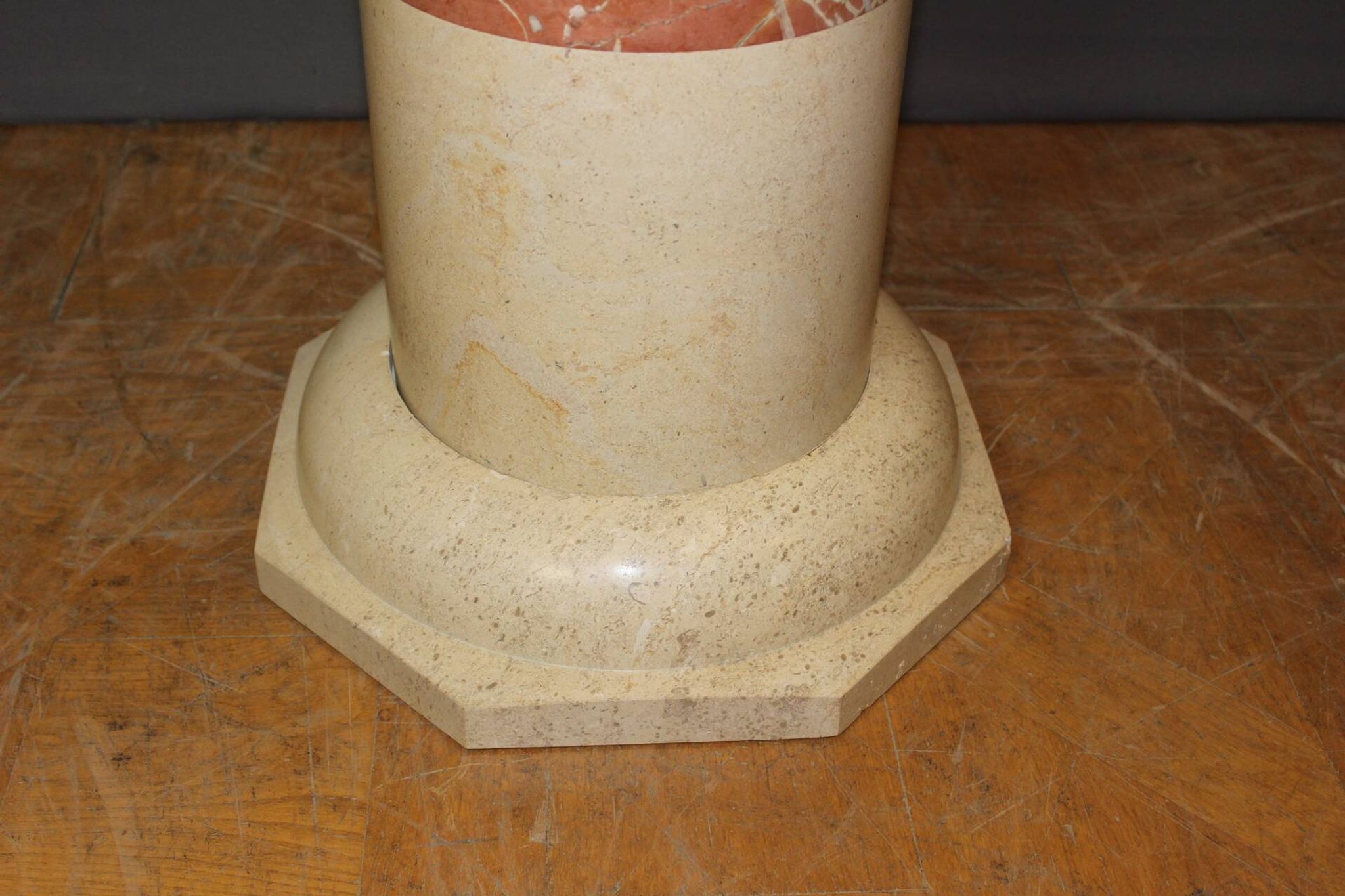 Colonne et sa vasque en marbre et céramique vers 1980