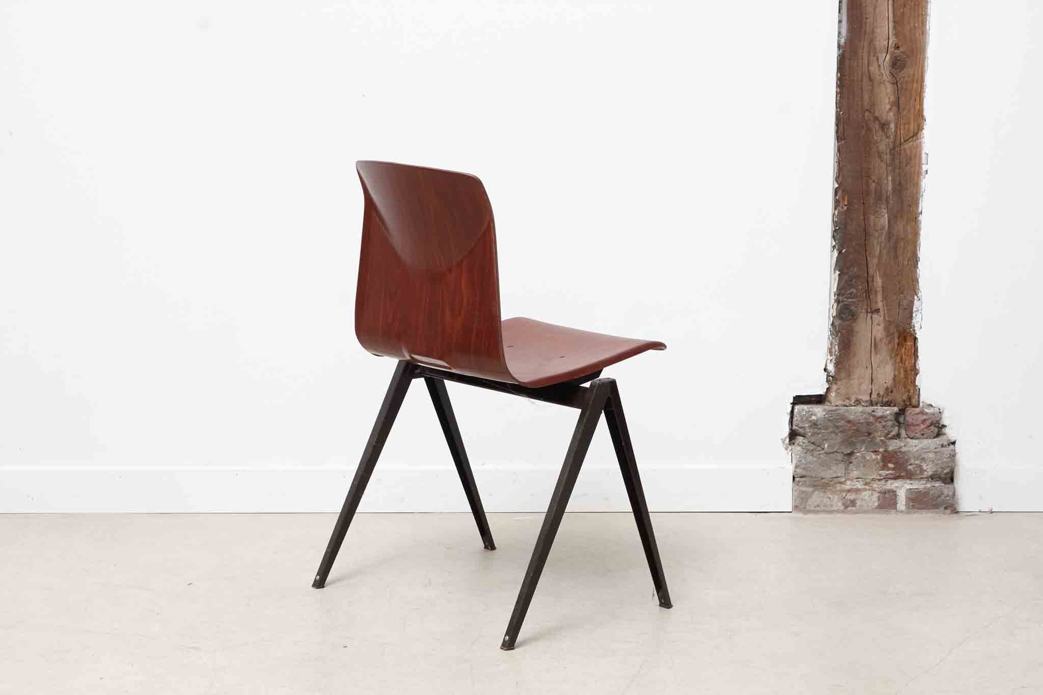 Chaise Galvanitas S22 acajou et pied marron