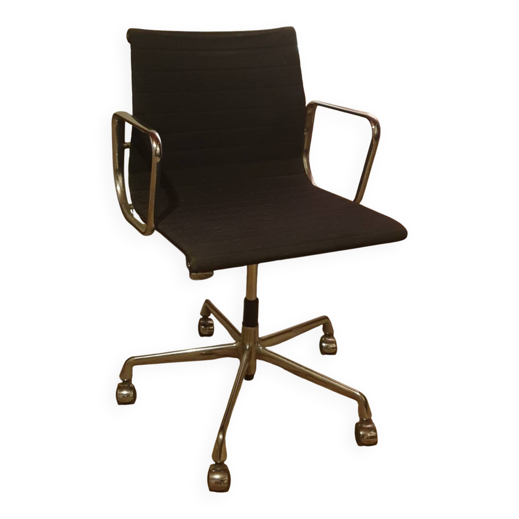 Chaise de bureau Eames EA117