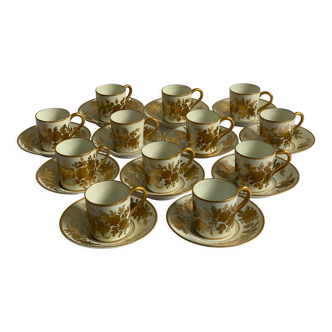 Coffee cup service in porcelain