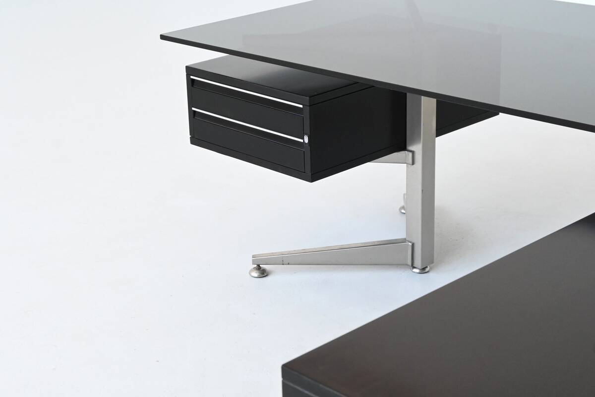 Bureau d'angle exécutif Abbondinterni en acajou et verre, Italie, 1970