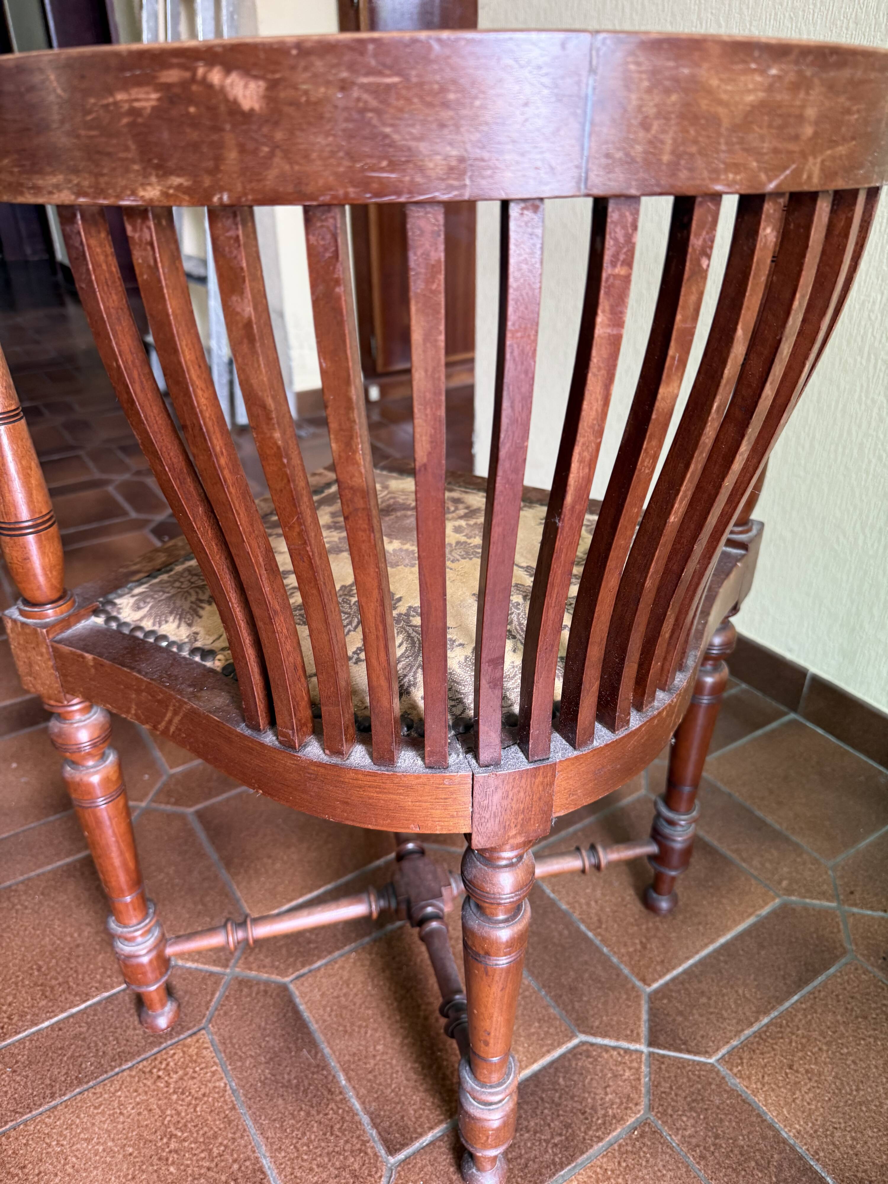 Fauteuil de bureau / fauteuil tonneau