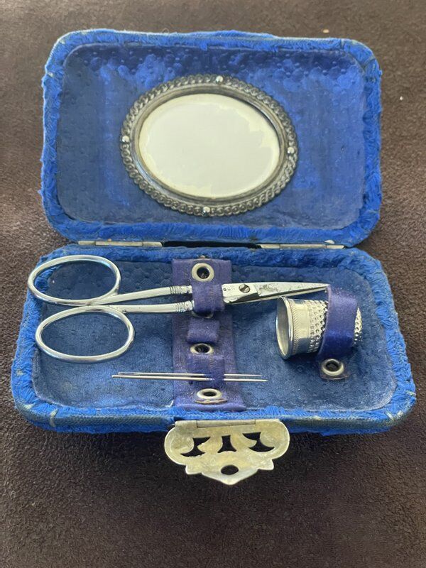 Vintage sewing kit