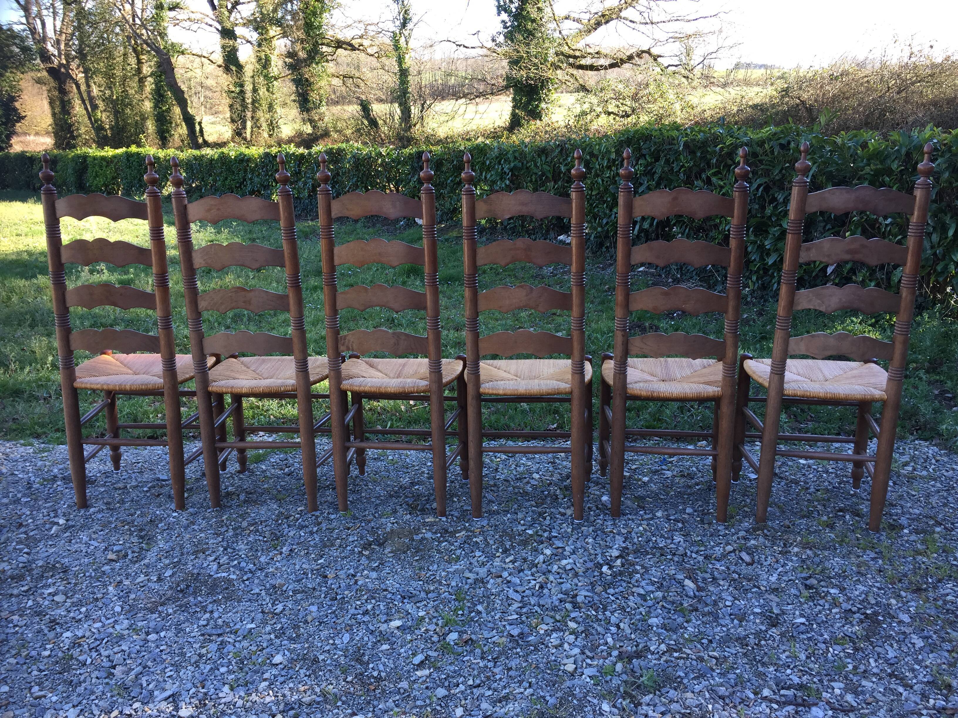Vintage mulched chairs with high oak backrests with turned legs