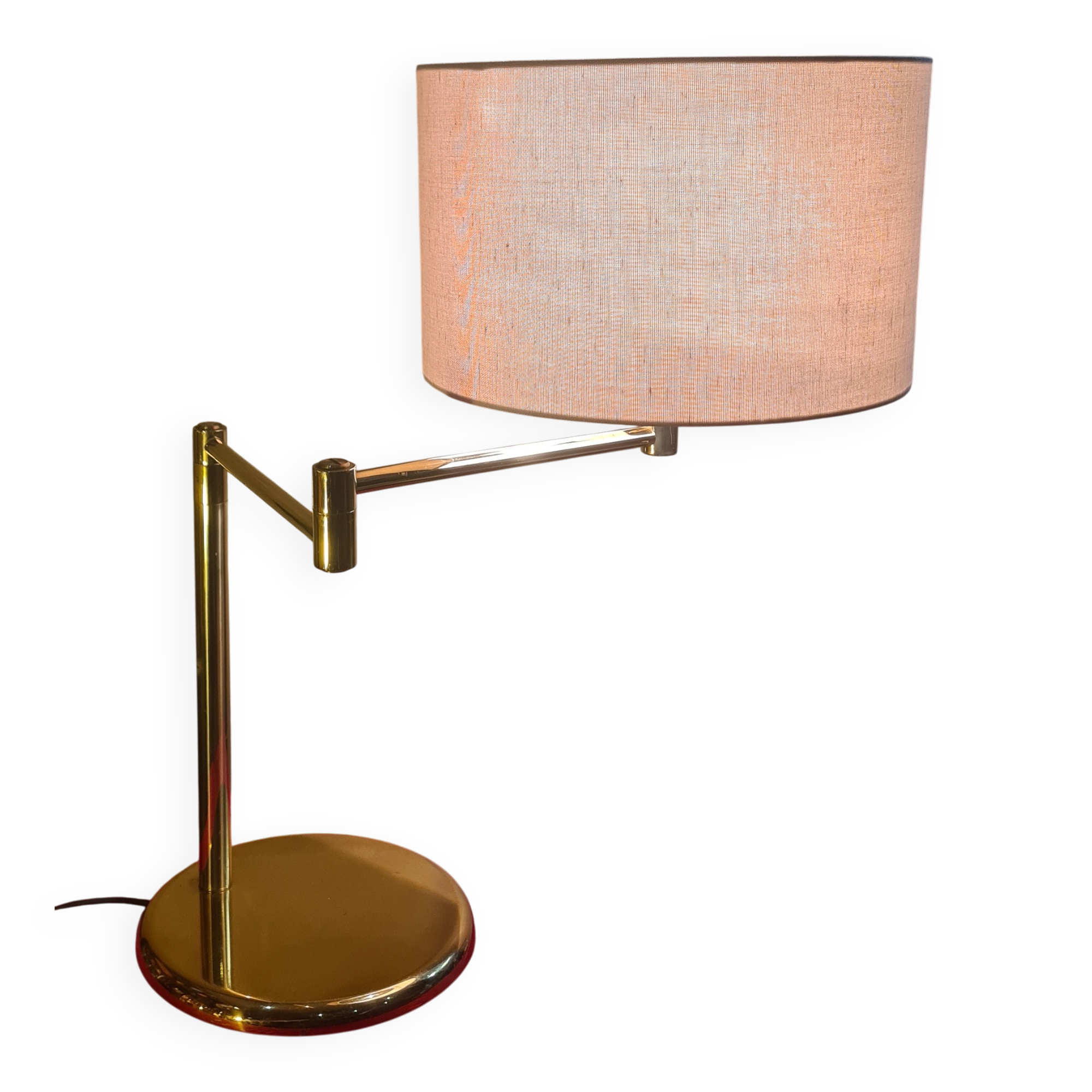 modular table lamp in a chic and timeless style 56x36. It is made up of