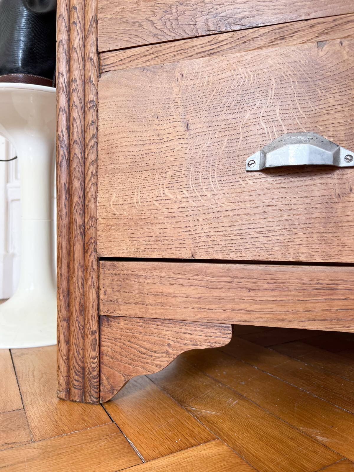 Art Deco chest of drawers in solid oak