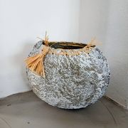 Vase sculptural effet pierre. Wabi-sabi. Bohème