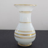 Vase miniature en opaline