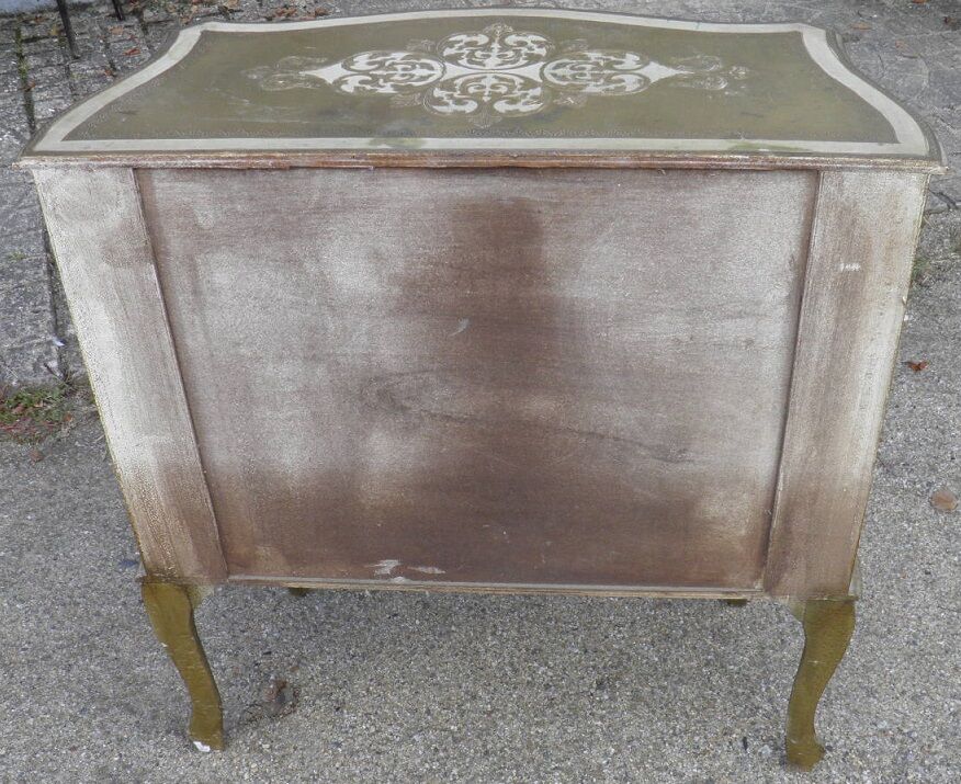 Commode en bois peint style renaissance italienne