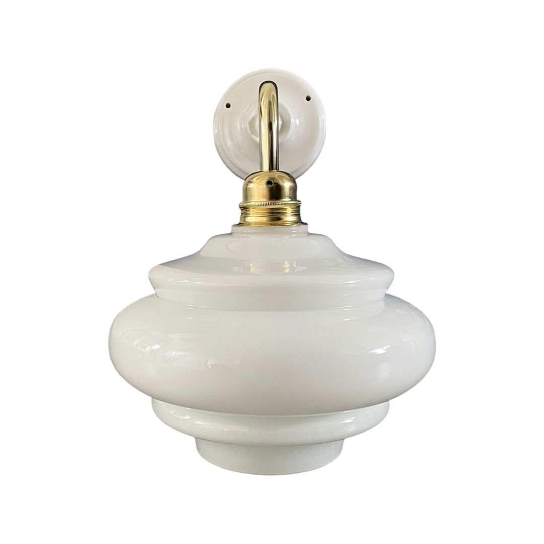 Vintage wall lamp in electrified white opaline to new