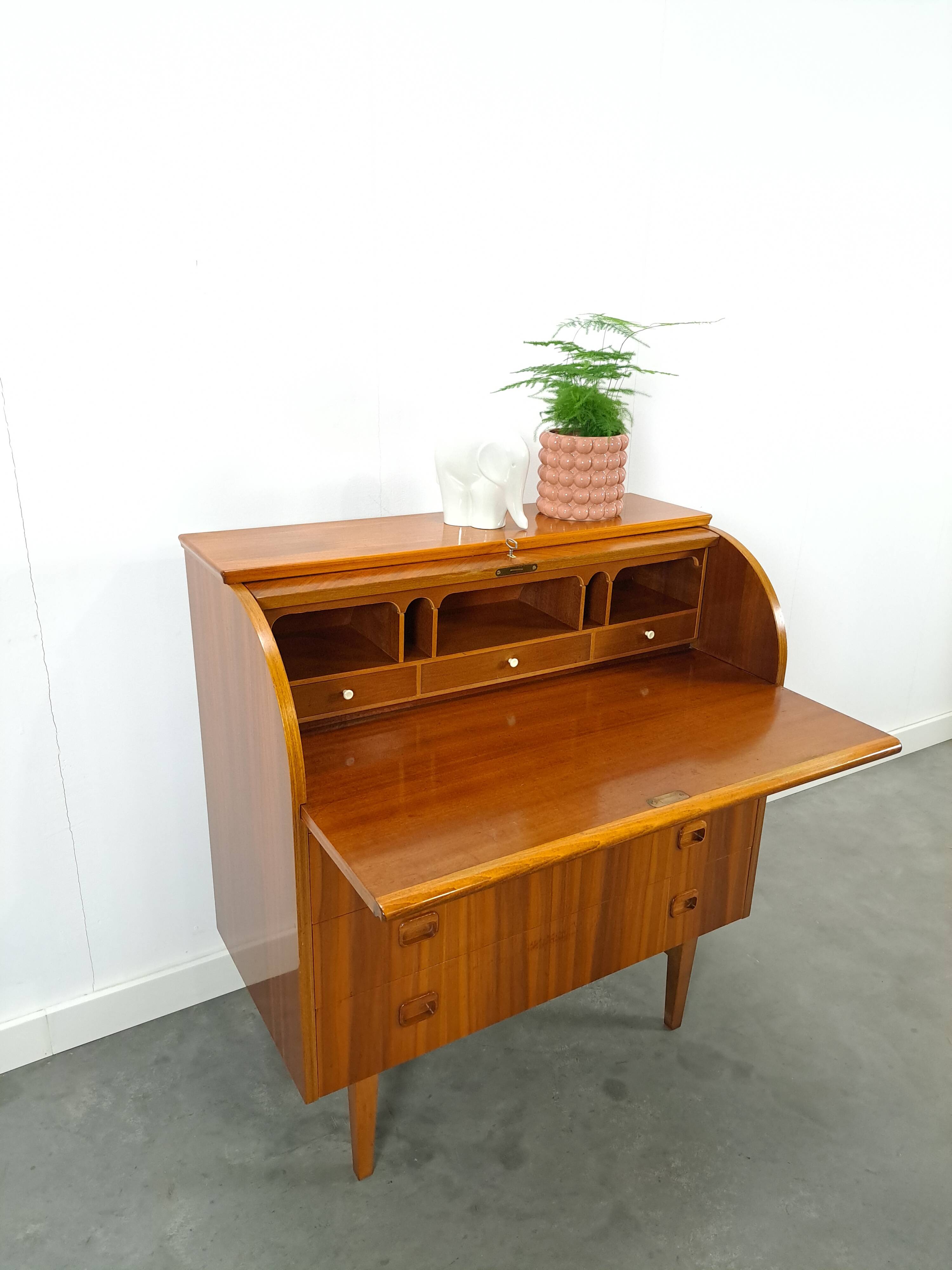 Secretaire bureau uit Zweden met lades, Scandinavisch bureau