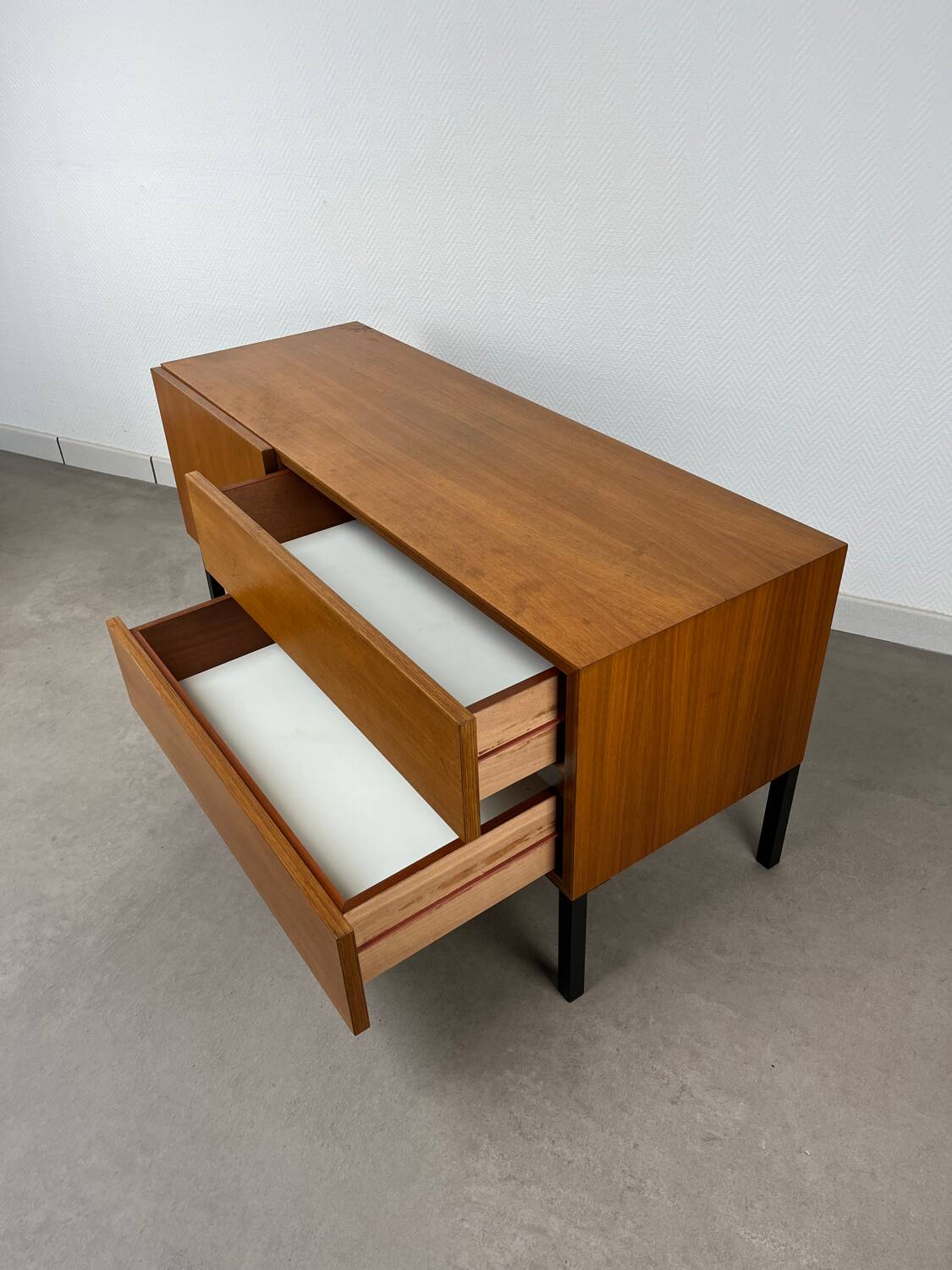 Modernist sideboard, 1950s TV unit.