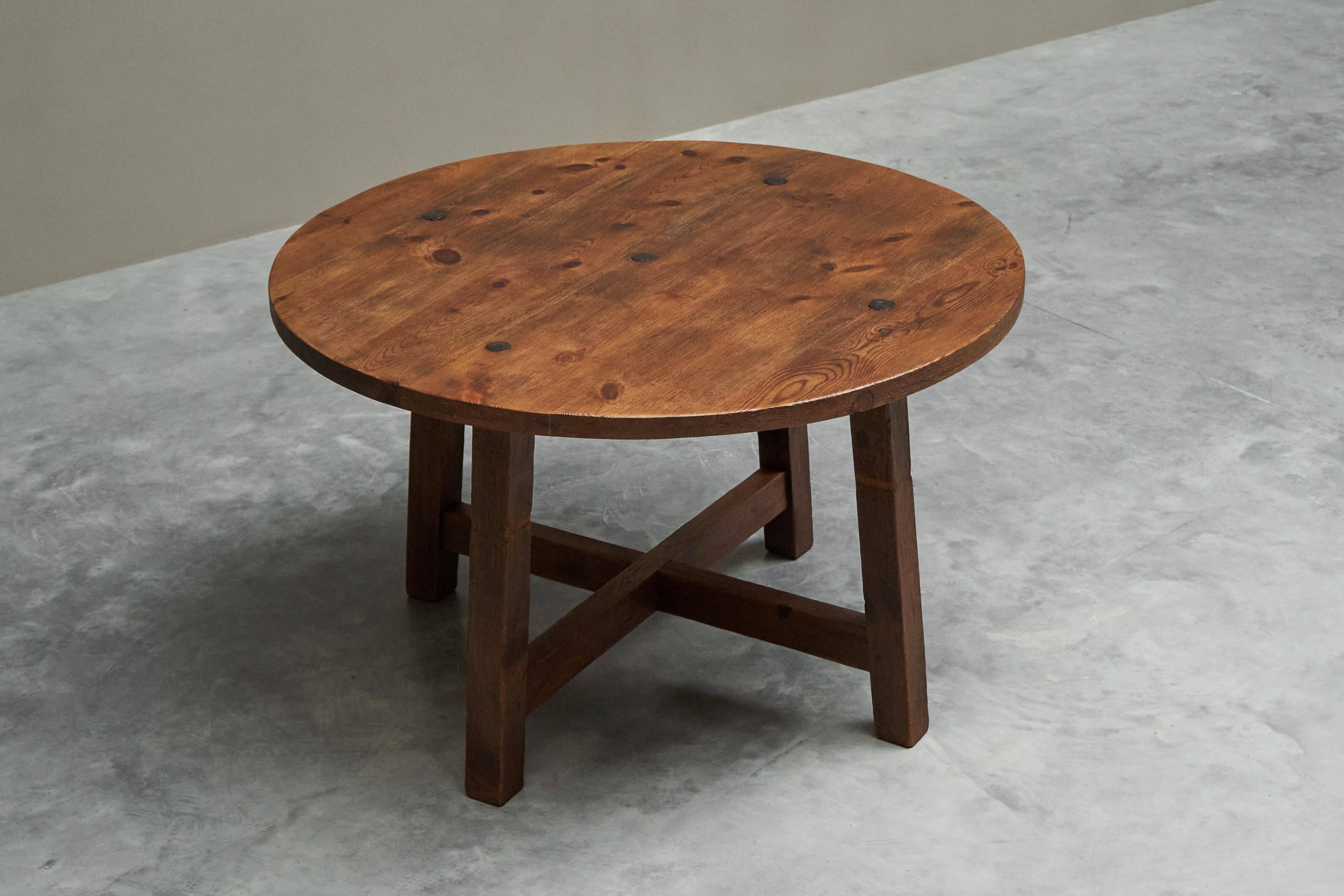 Dining table or Spanish centre table in solid wood and wrought iron from the mid-20th century.