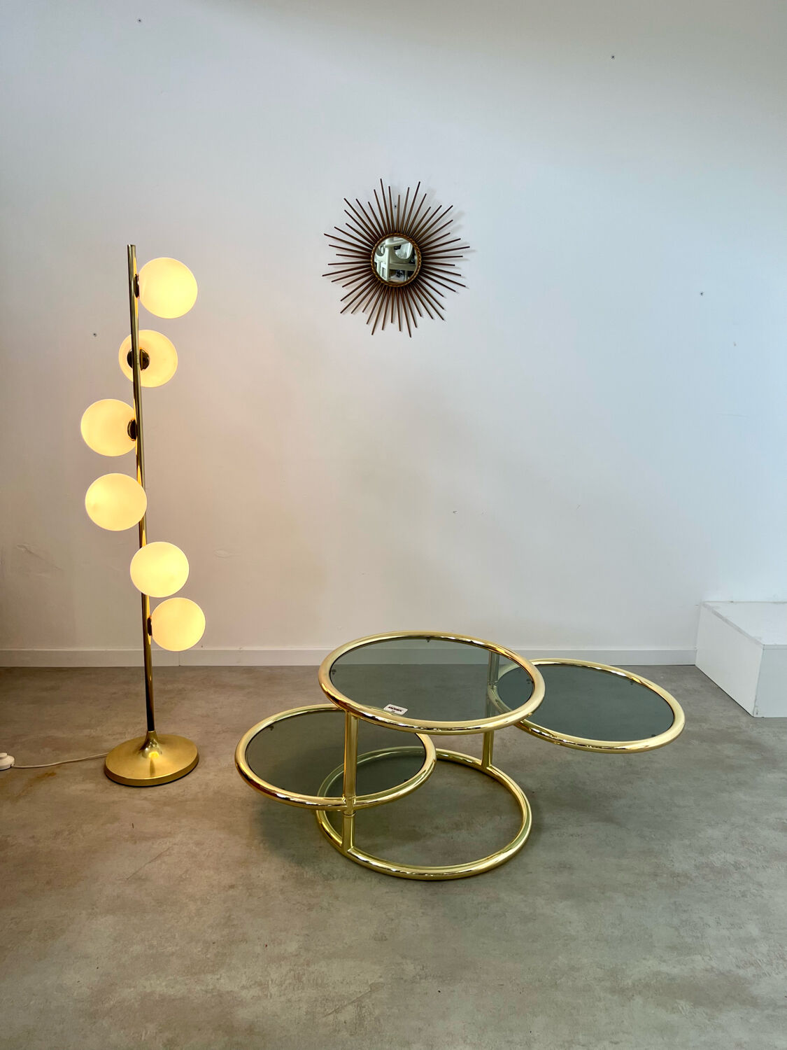 Three-level swivel coffee table in morex design brass Milo Baughman italy