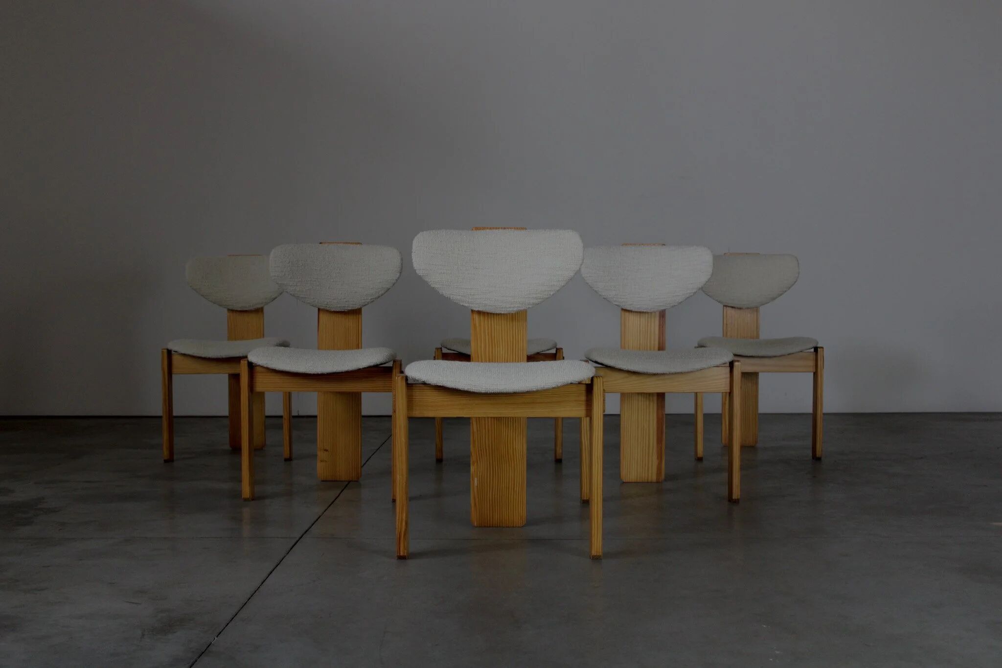 Pine tripod dining chairs - Europe 1970s