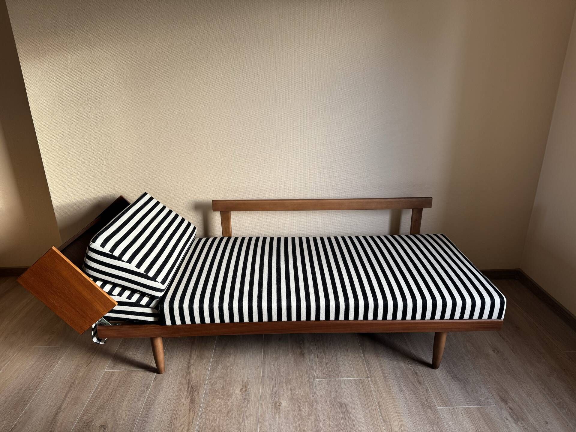 Vintage Scandinavian Ekornes Svane retro daybed MidCentury 1960s