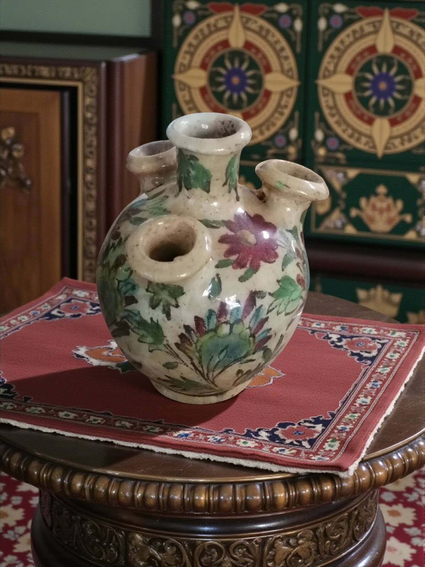 Antique flower vase in Iznik ceramic - Persia (Turkey/Iran) - Period