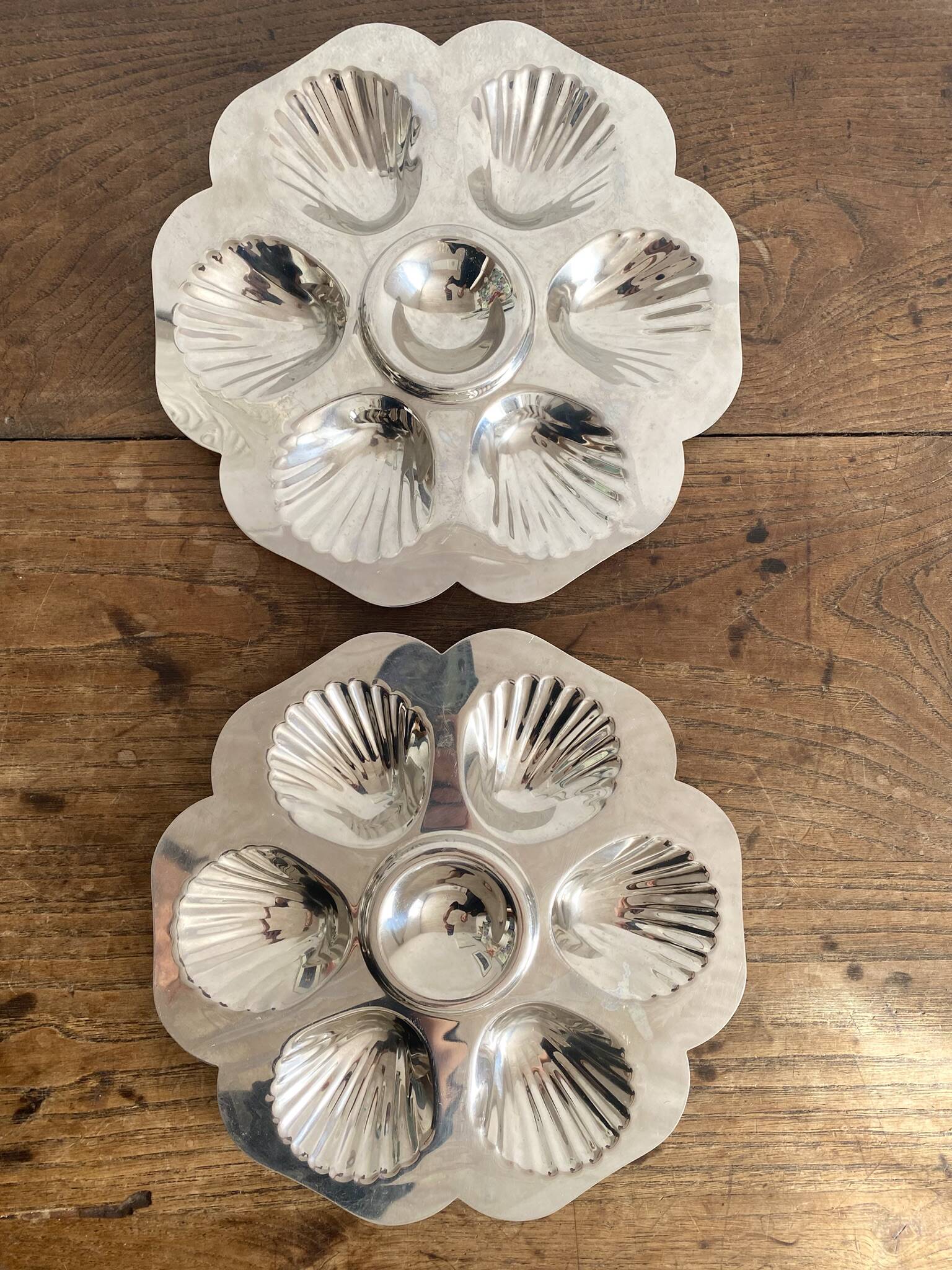 Stainless steel oyster plates