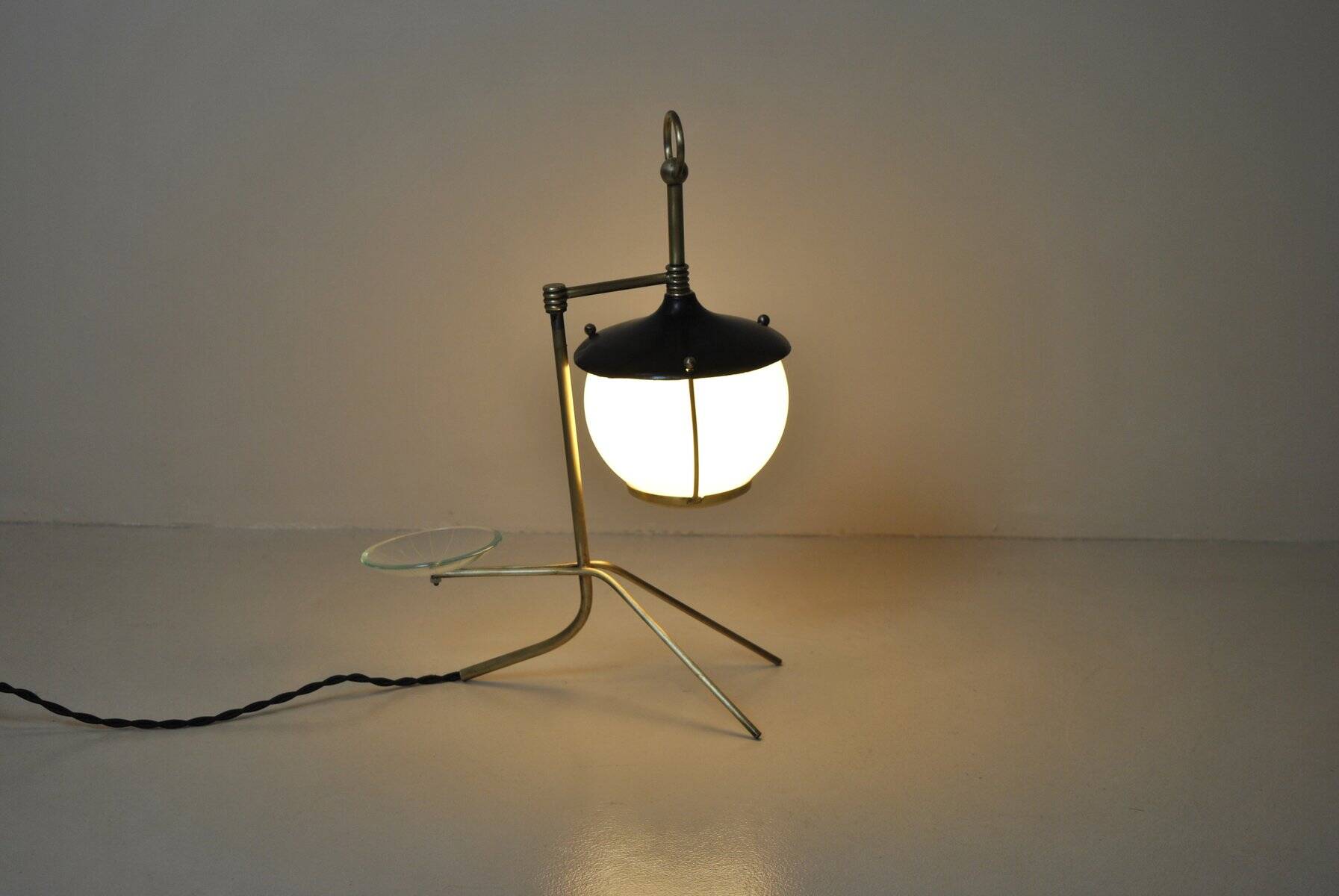 Lampe de table en forme de lanterne en laiton, années 50