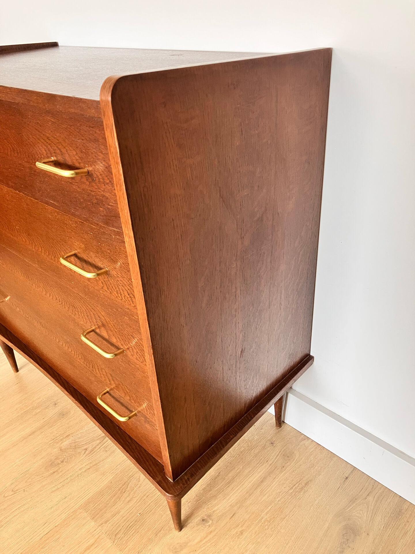 Commode pieds fuselés années 60