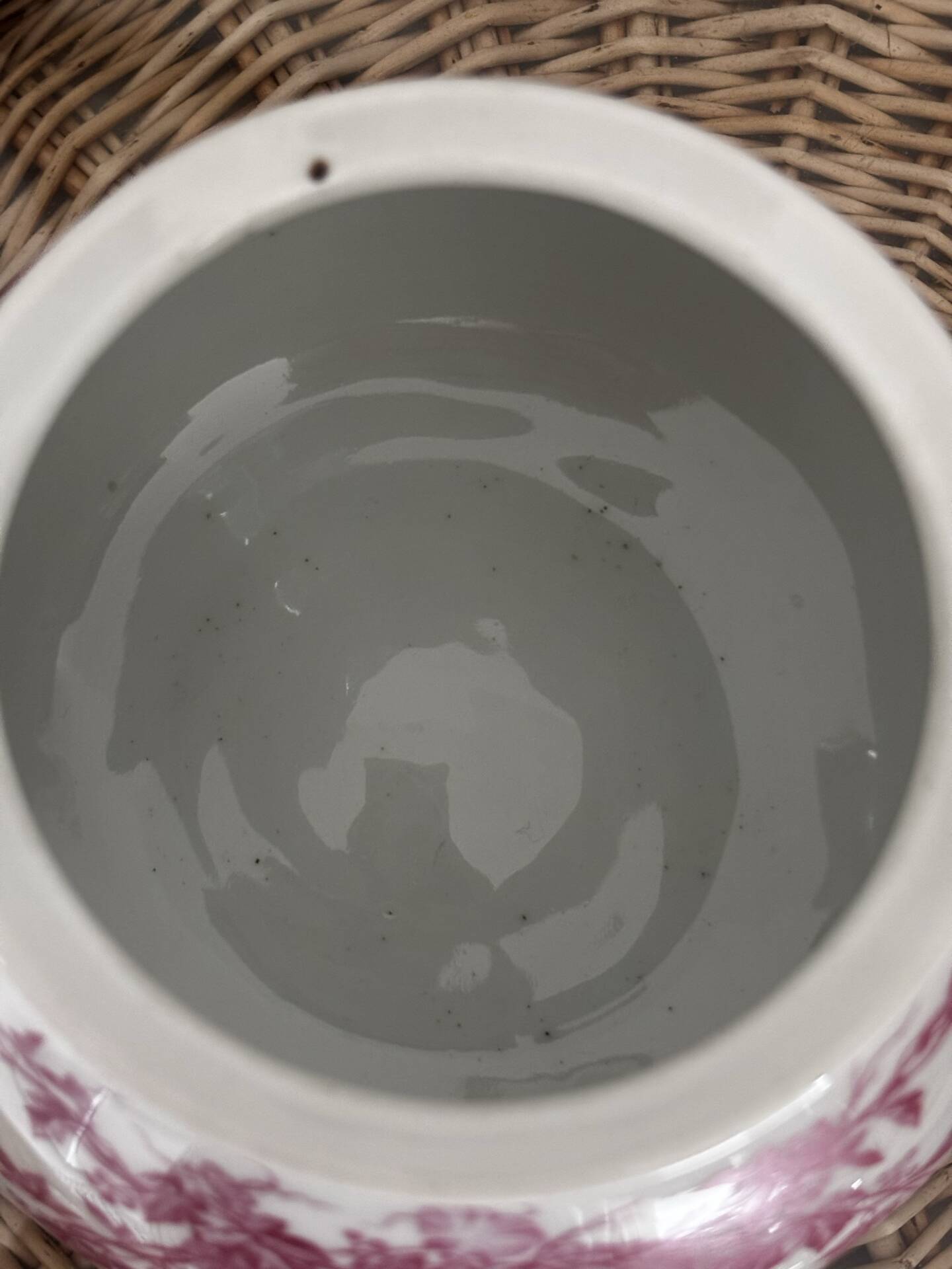 Superb antique sugar bowl in fine porcelain with a floral design in old rose.