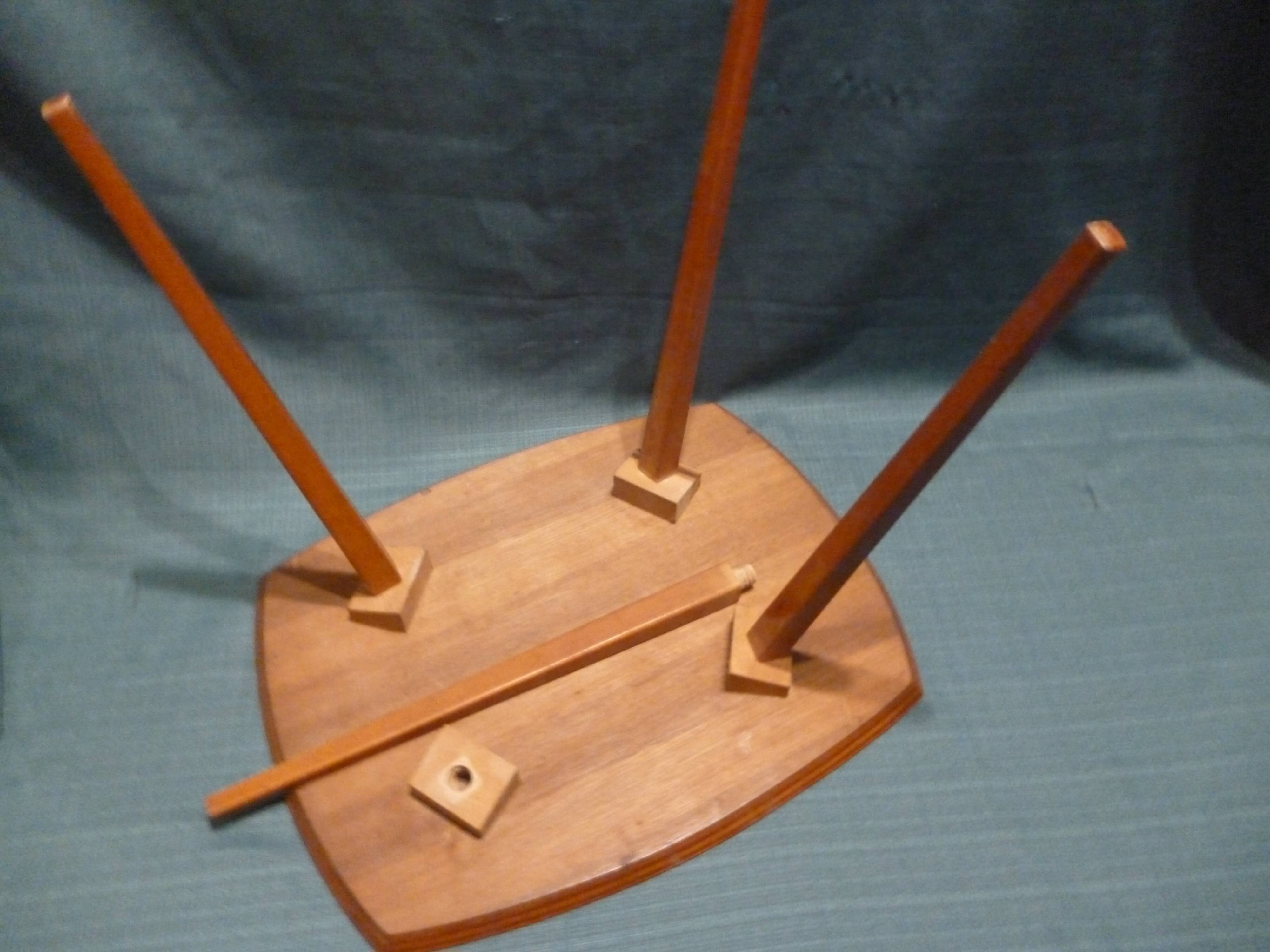 Coffee table: vintage sofa tip