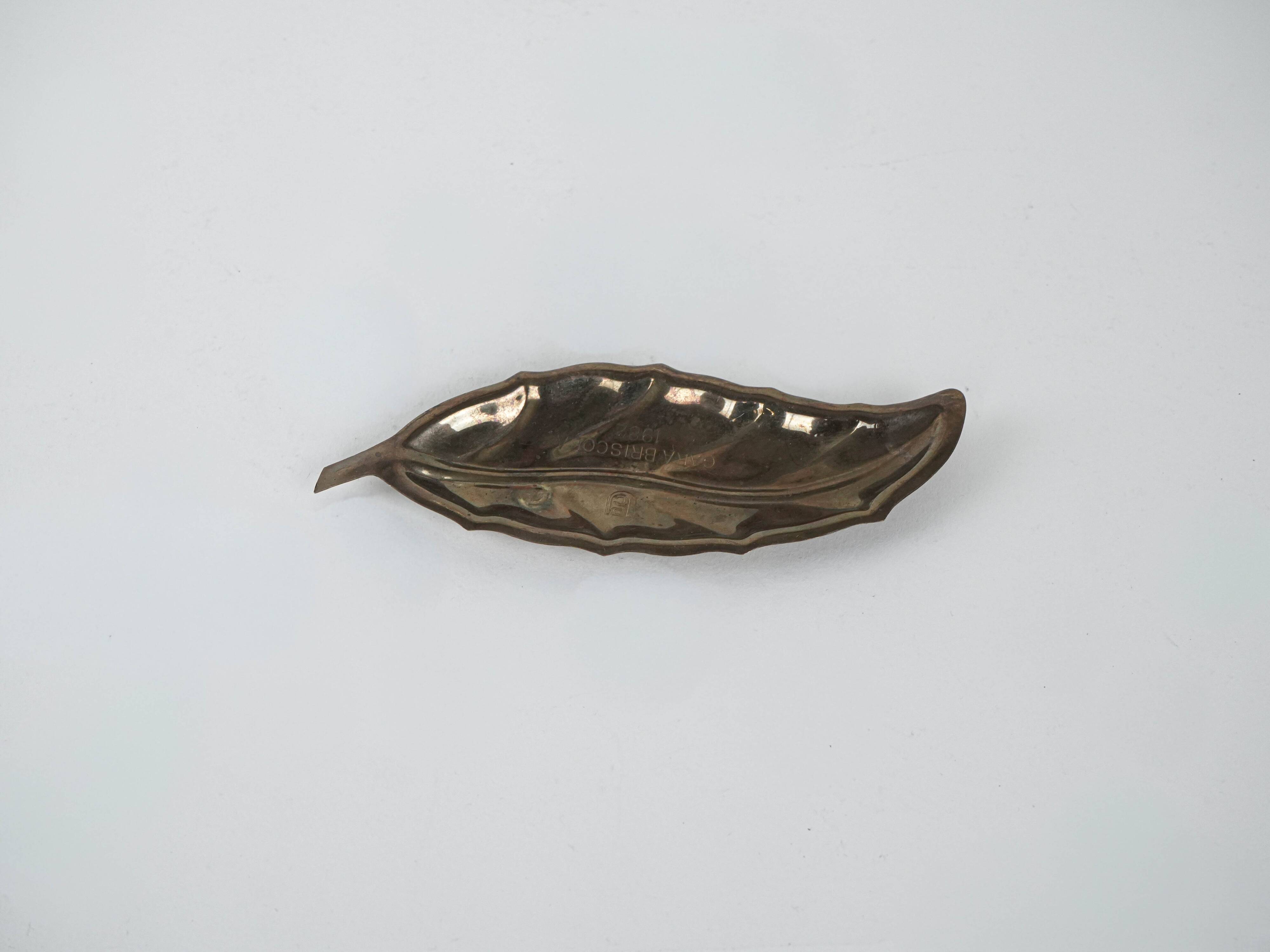 Metal leaf-shaped platter, Italian design, 1980s, made in Italy