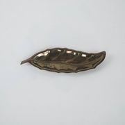 Plateau en métal en forme de feuille, design italien, années 1980, fabriqué en Italie.
