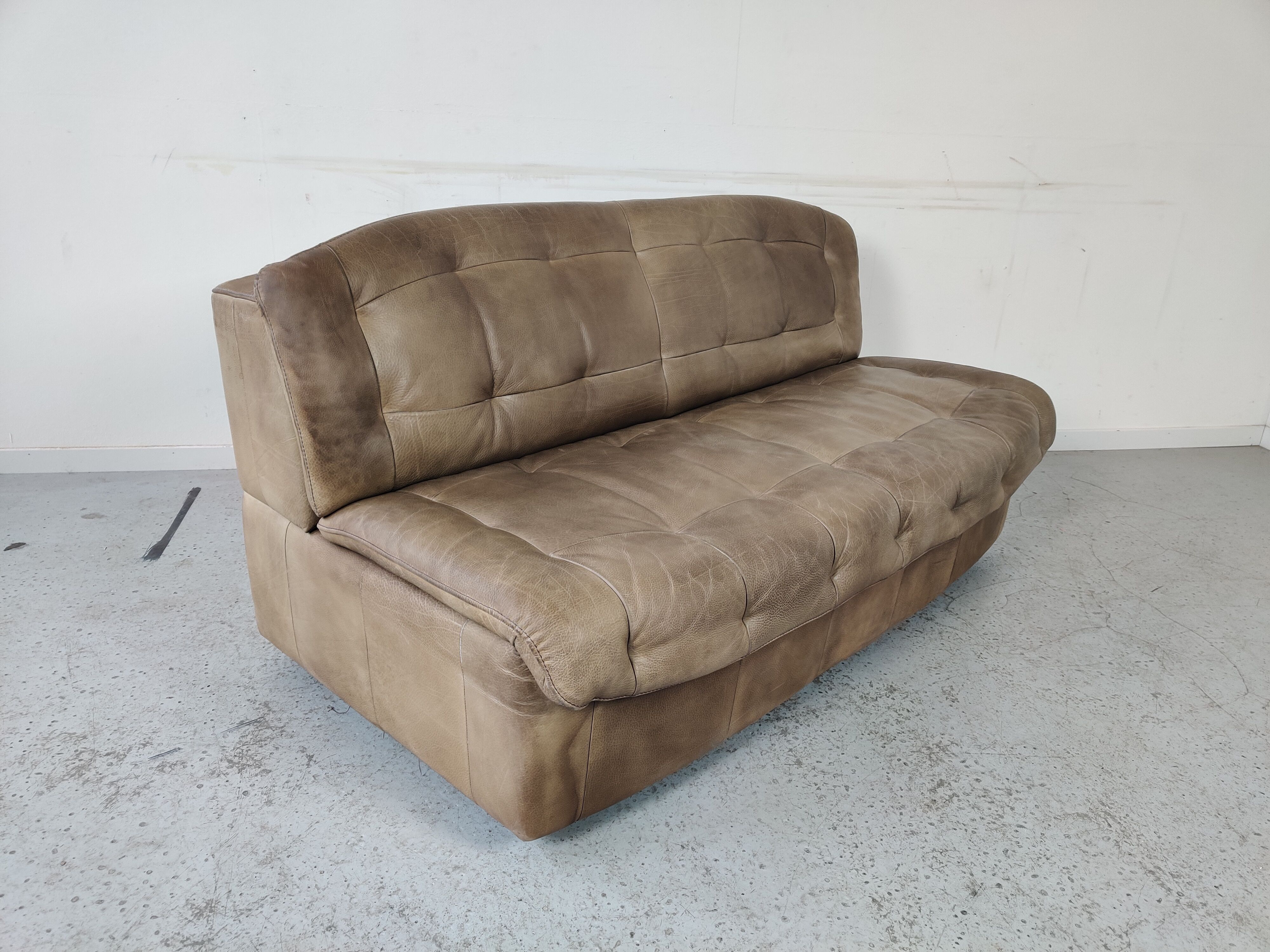Canapé en cuir design vintage années 70/80