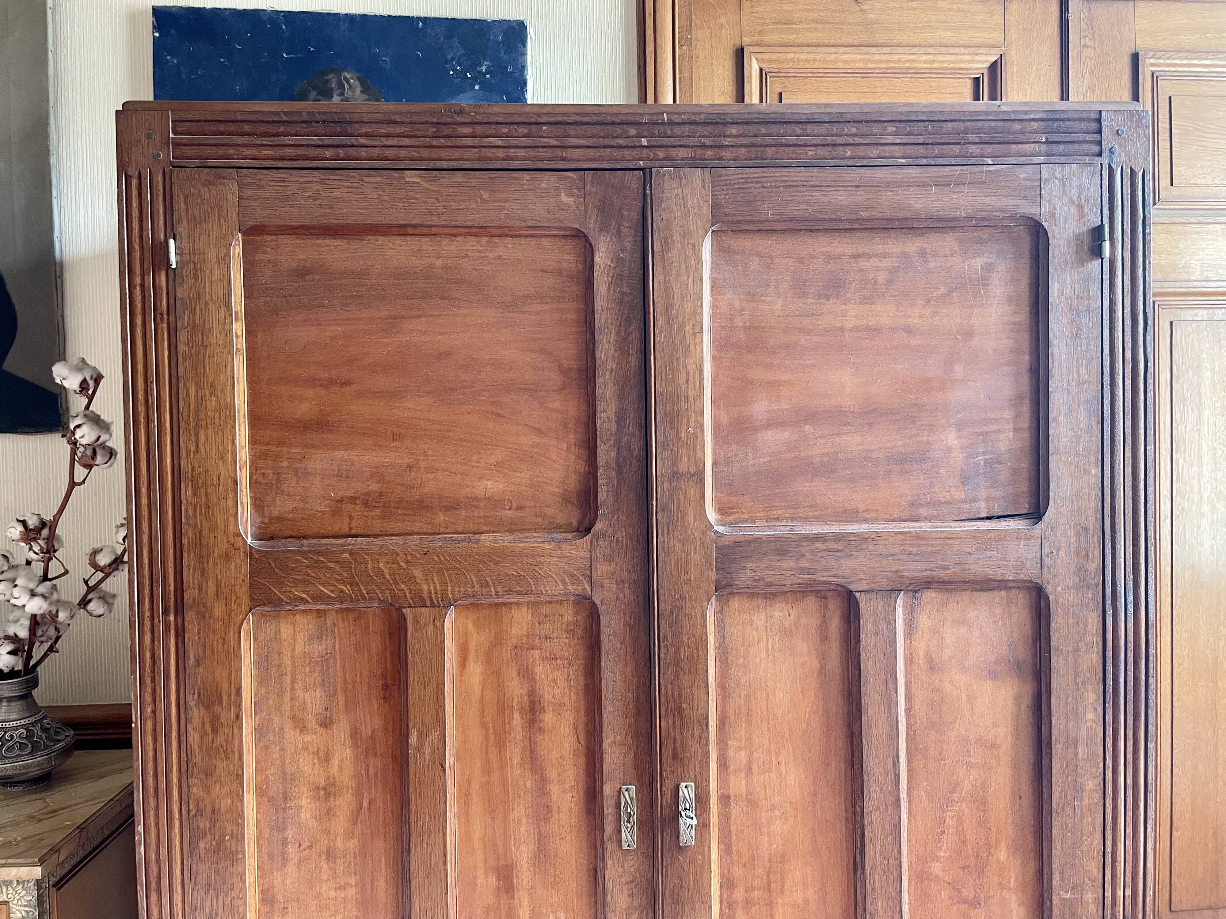 Armoire parisienne