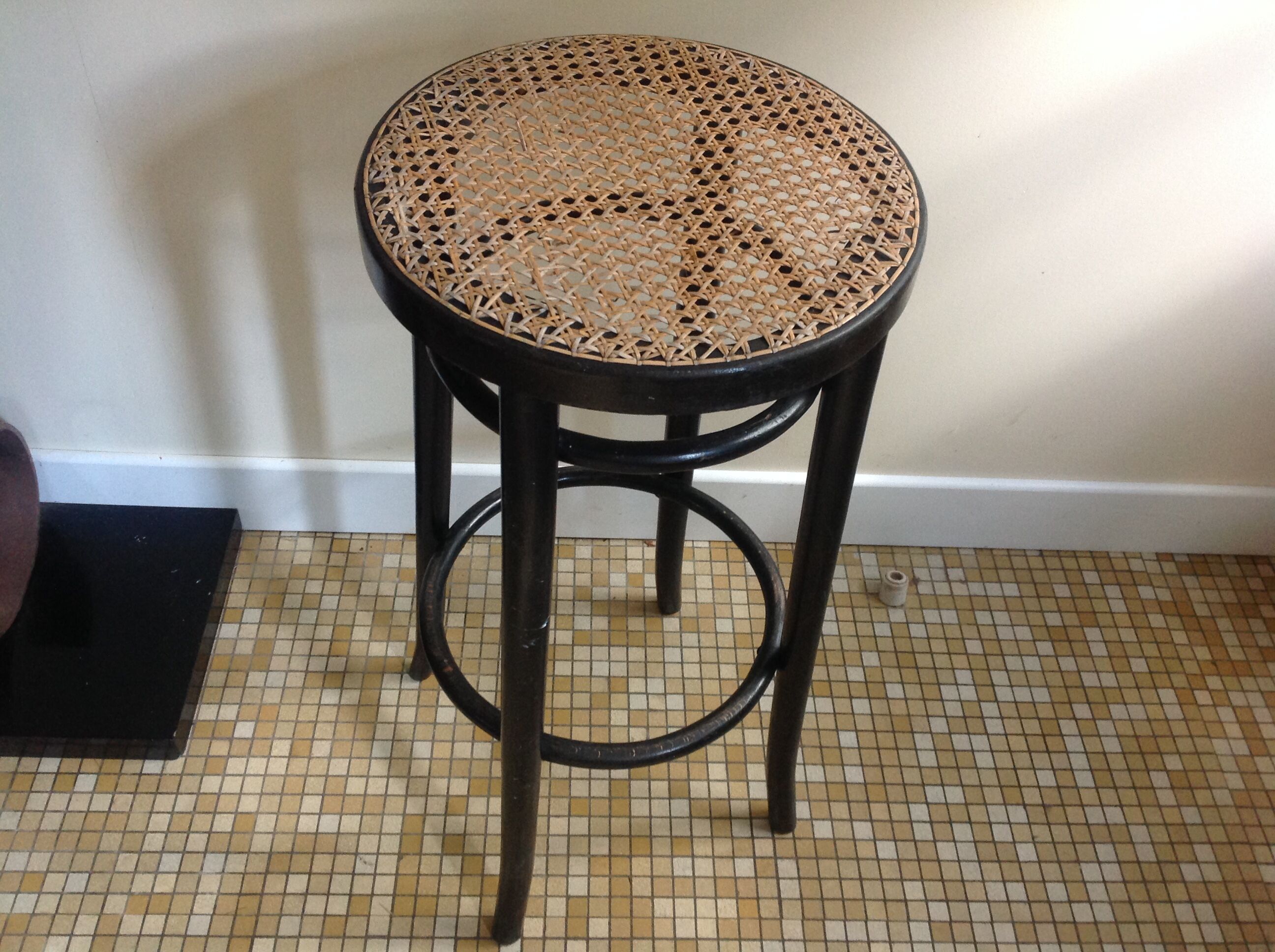 Bar stool
