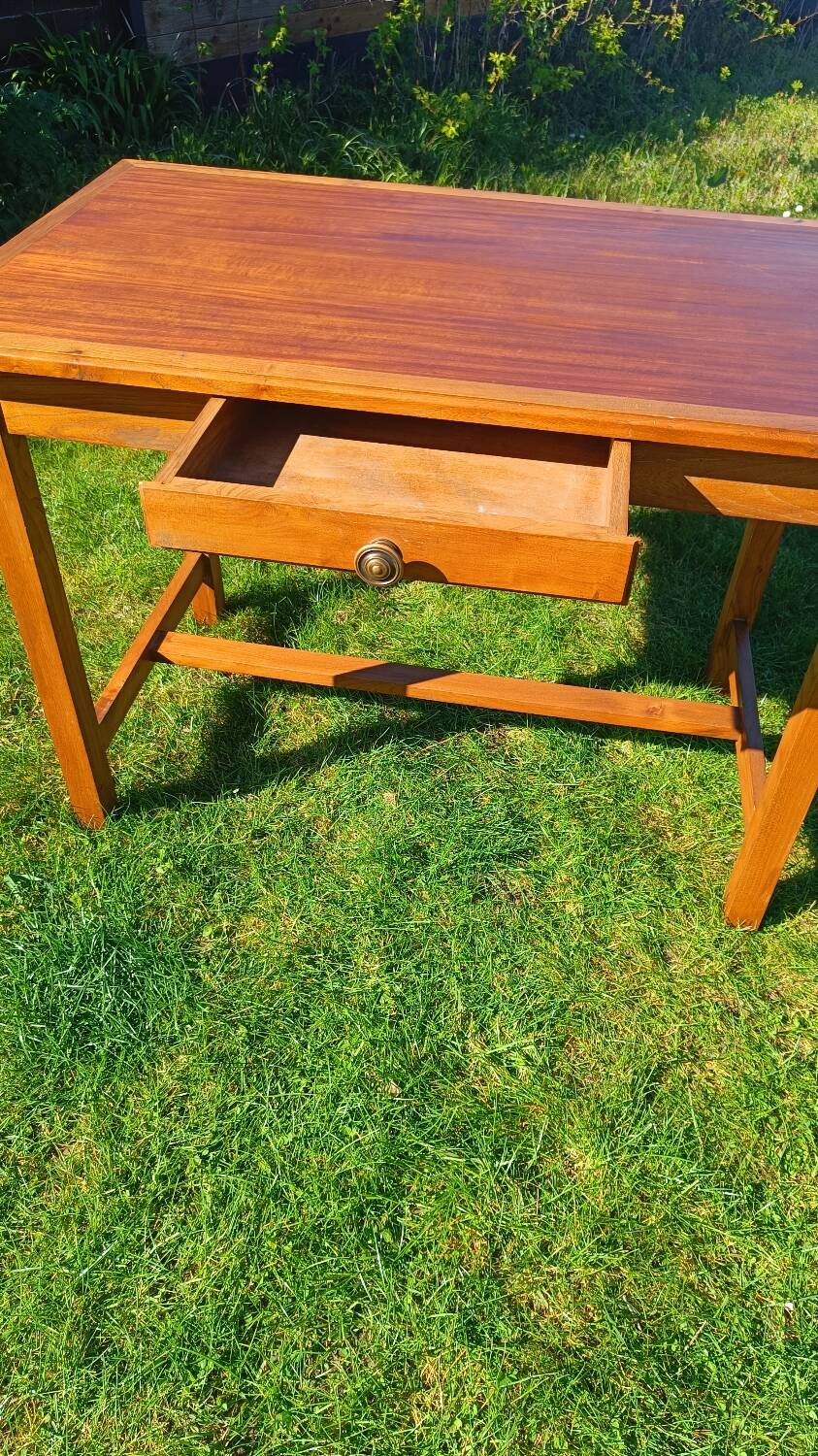 Table de ferme ancienne en bois – authenticité & charme rustique