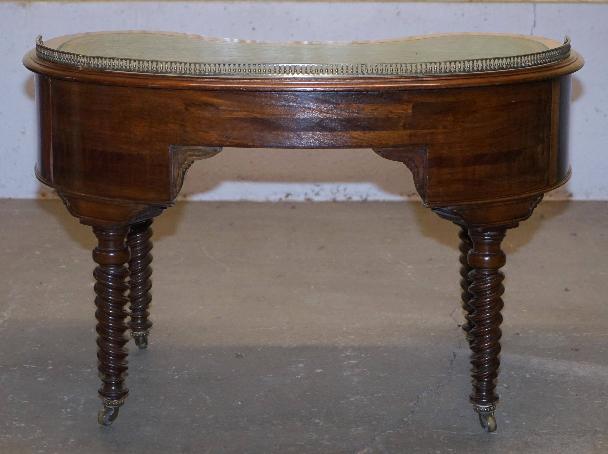 Bureau Kidney de Campagne Militaire Regency de Gillow's of Lancaster avec Galerie en Laiton