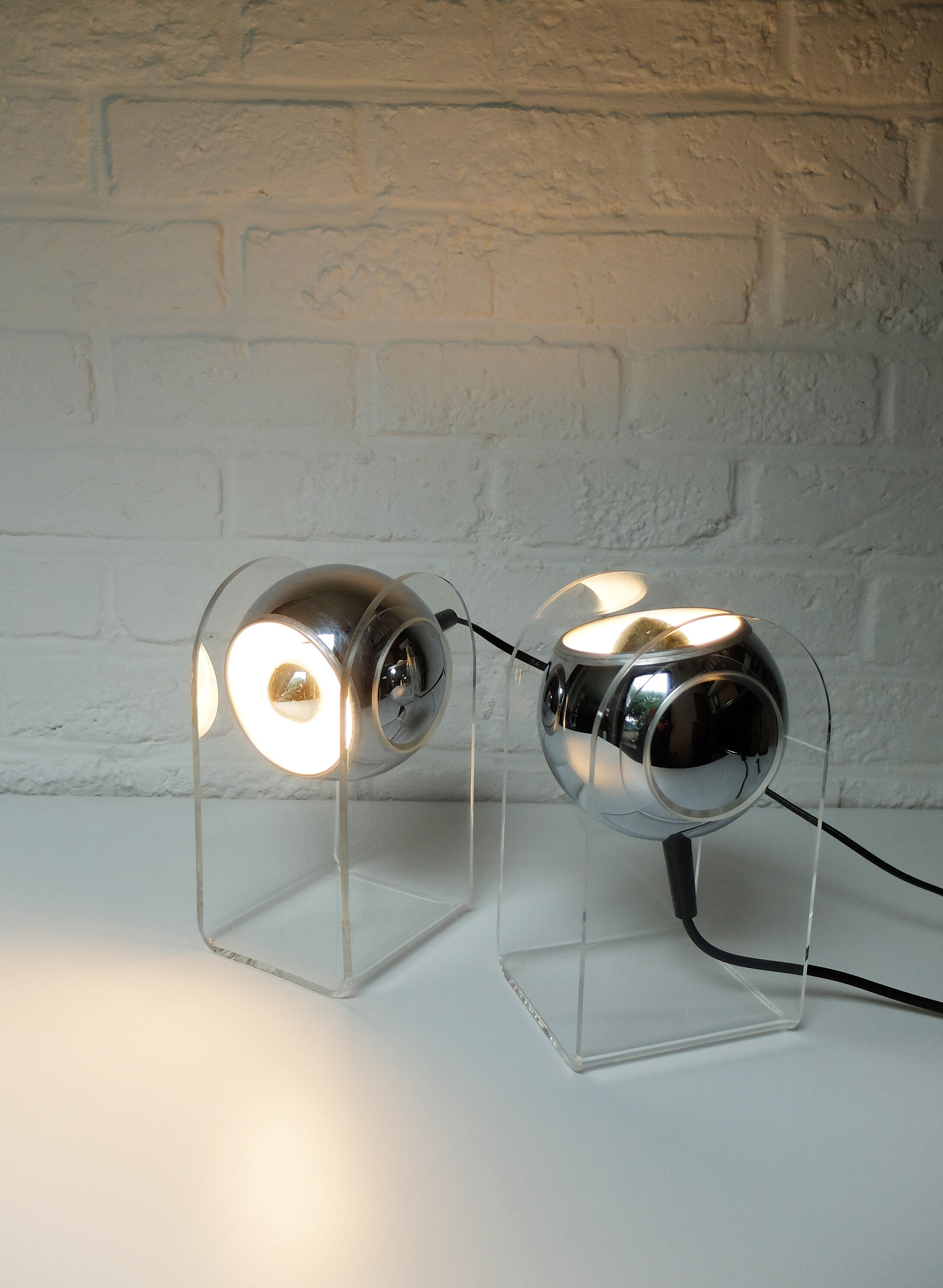 Space Age  sphere plexiglass table lamps pair, 1960-70s