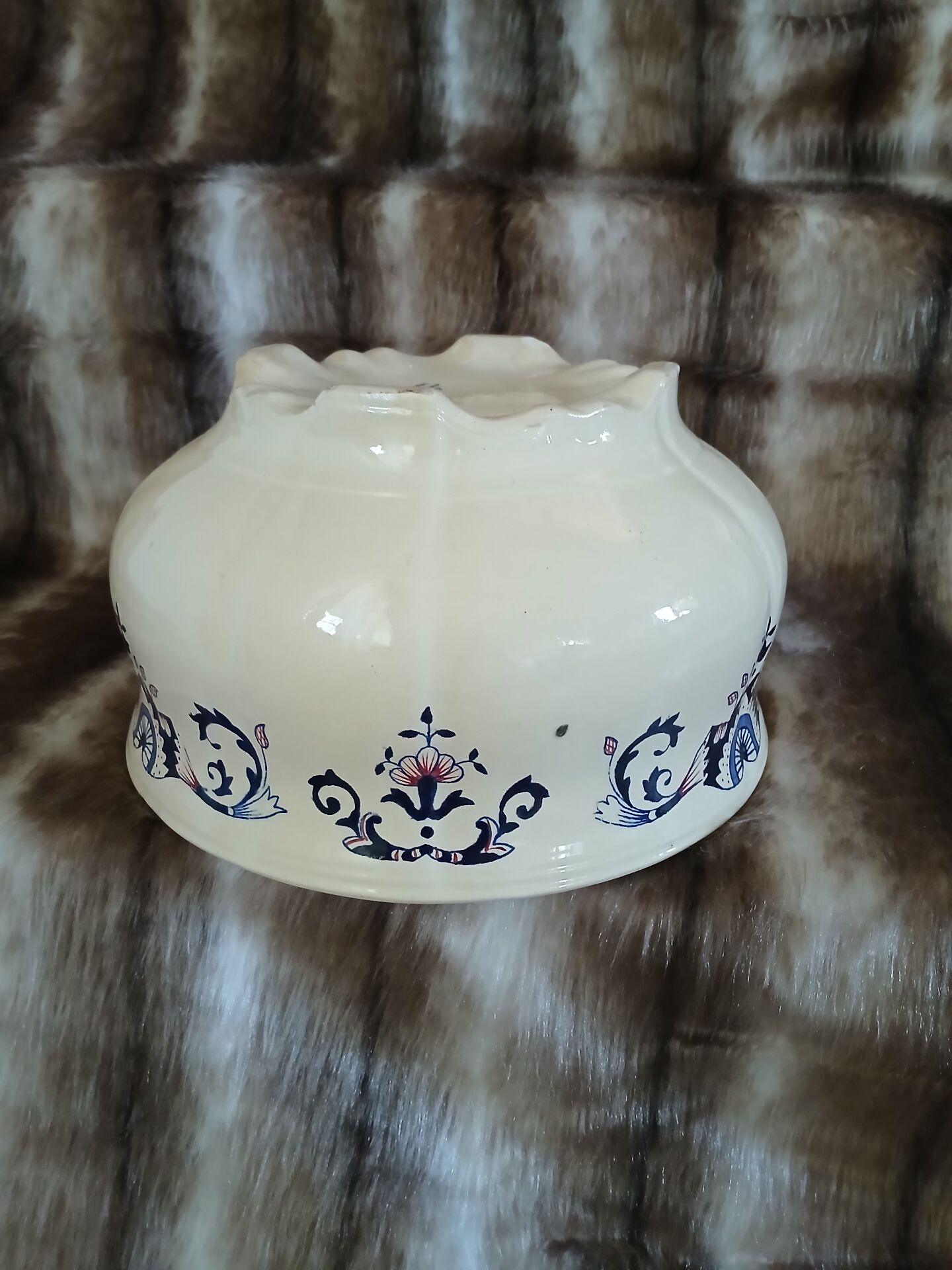 Antique "Rouennais" salad bowl from Longchamp