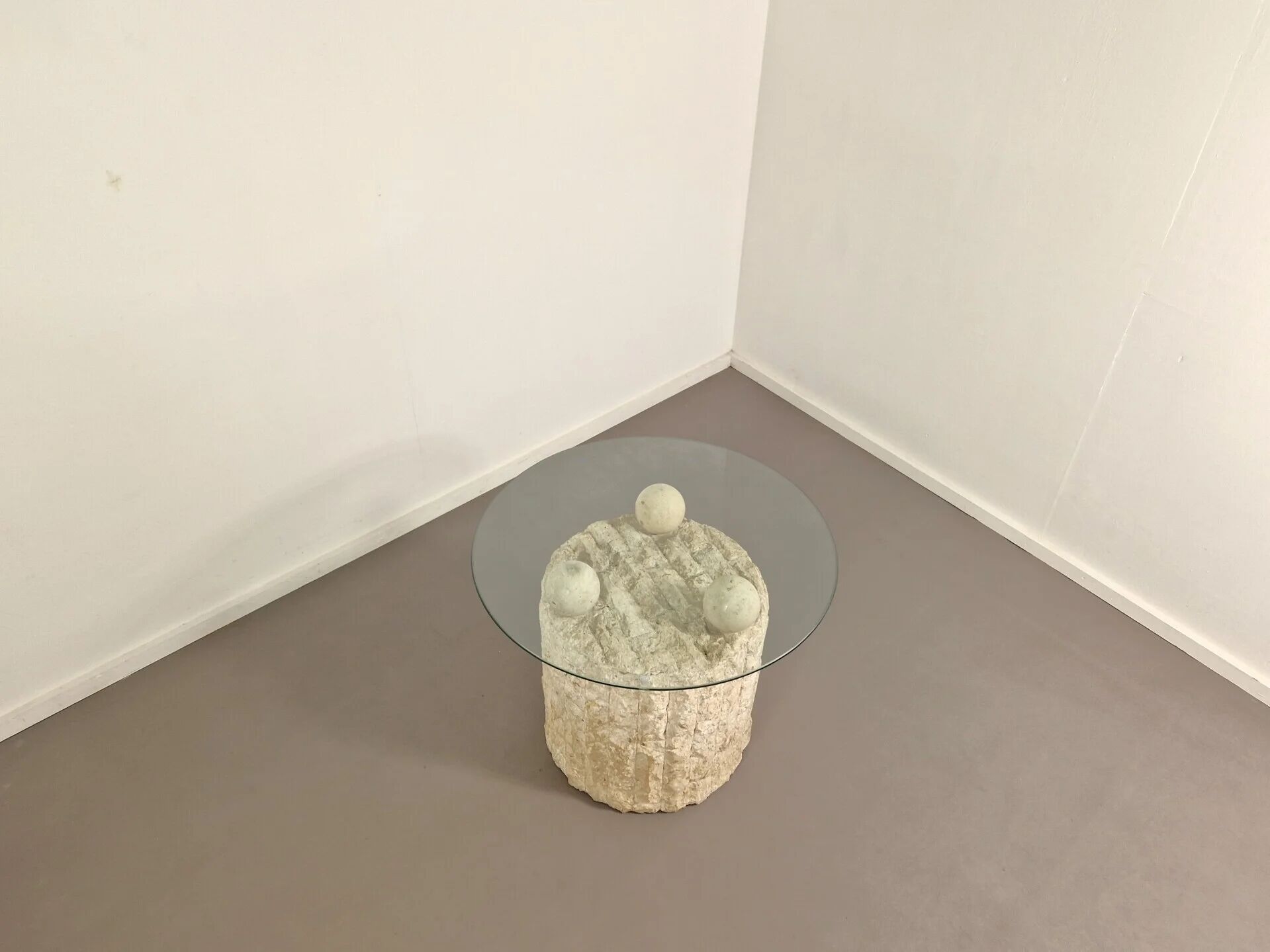 Fossil stone coffee table | Magnussen Ponte | 1980s
