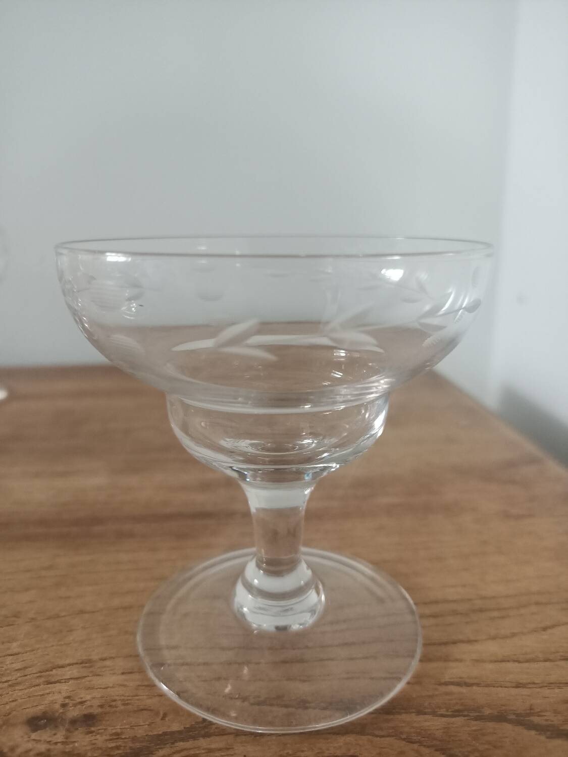 7 vintage cut champagne glasses