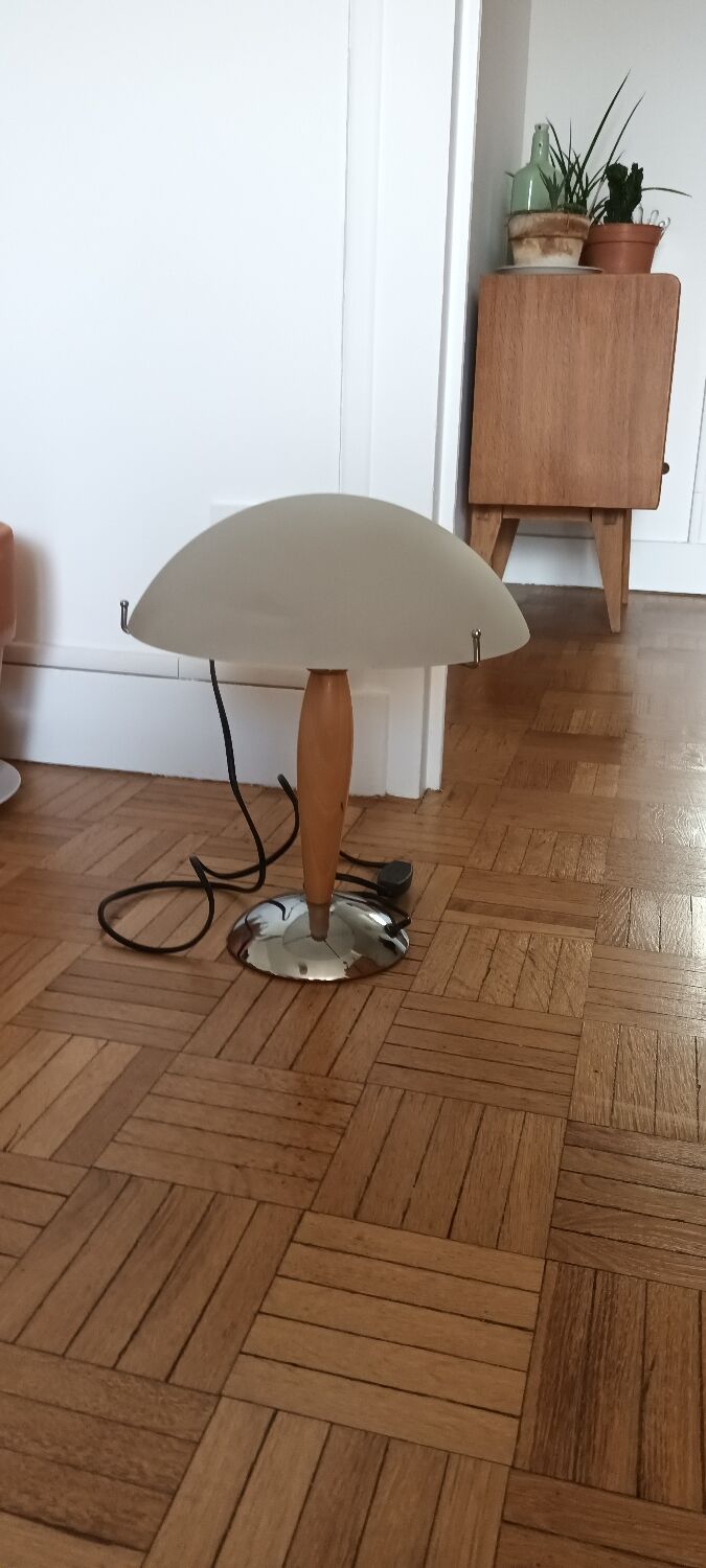 Vintage liner mushroom lamp