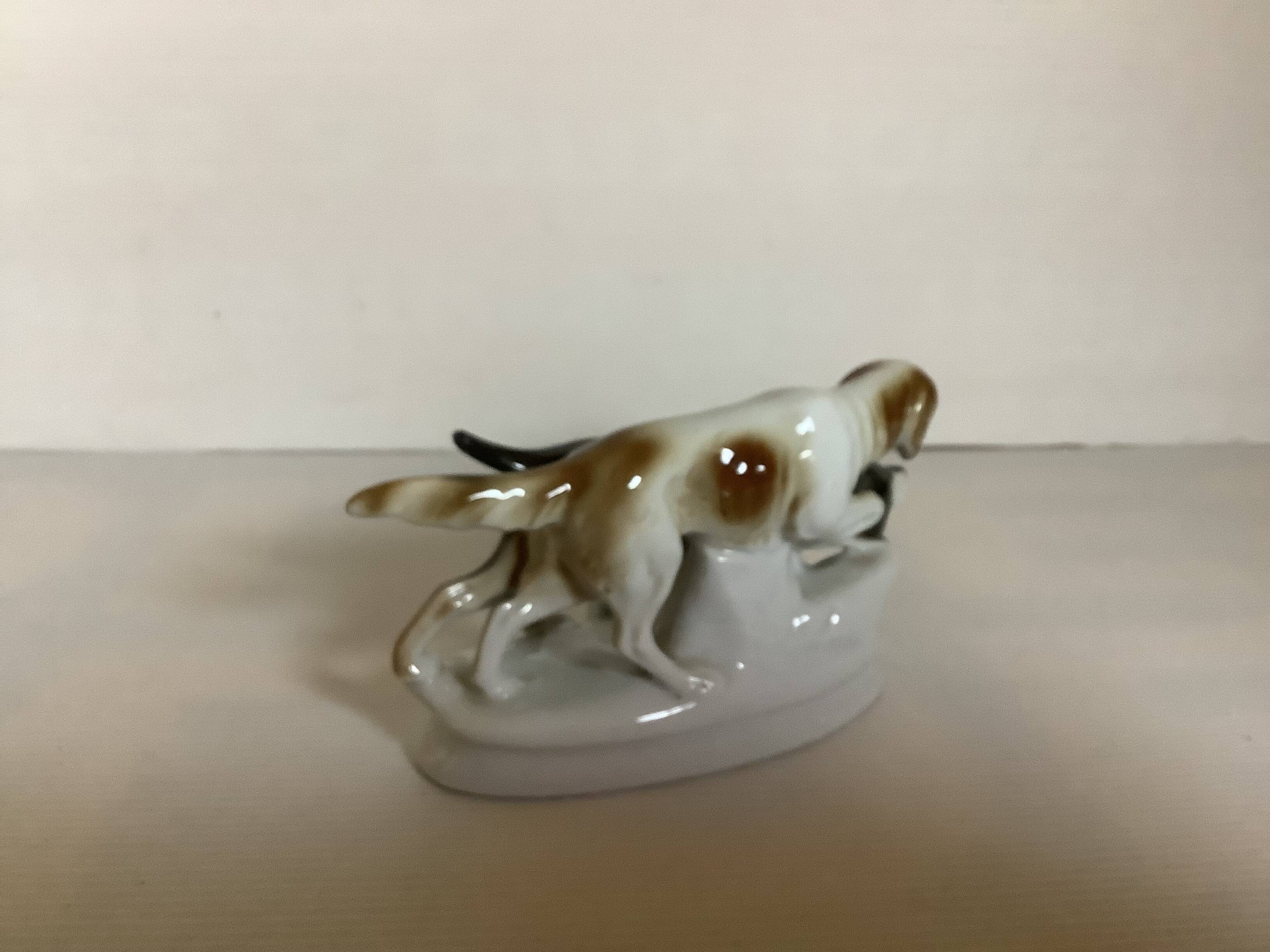 Porcelain dogs