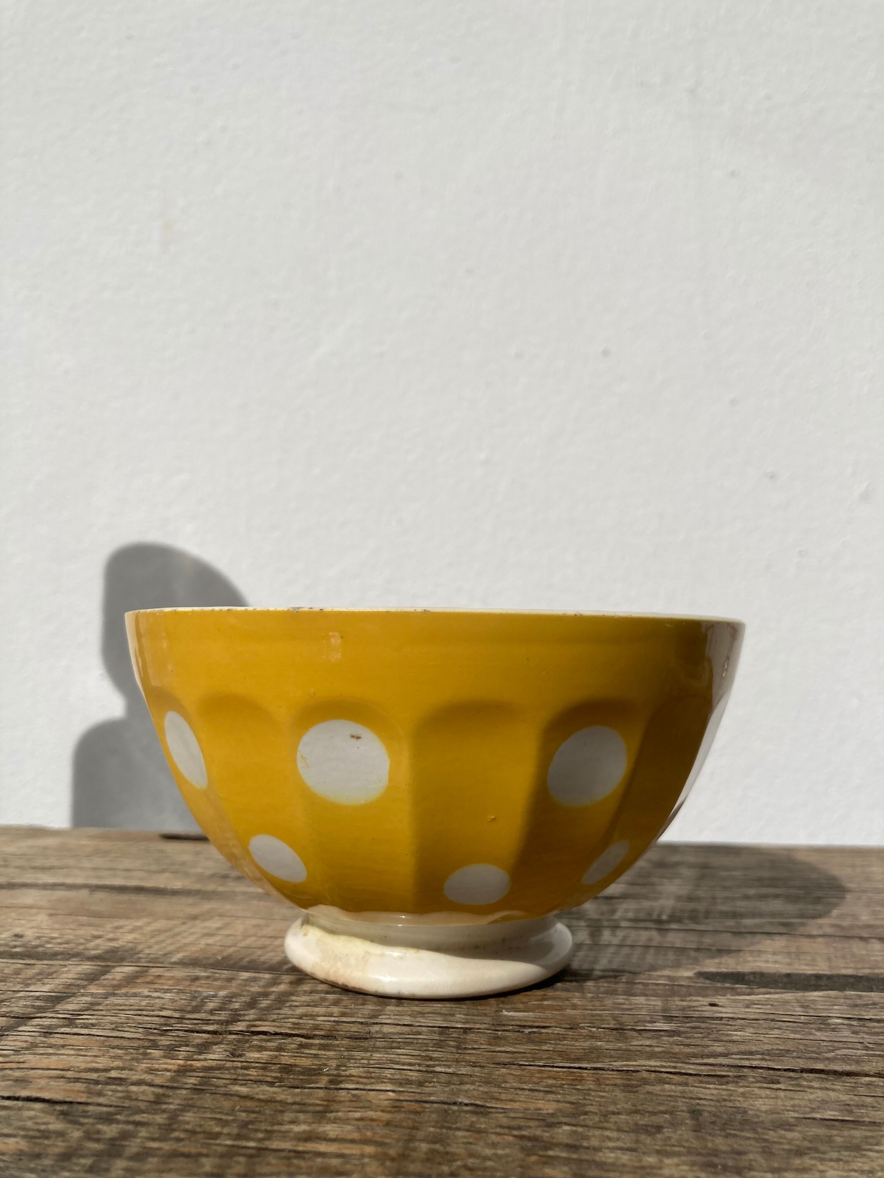 Old bowl Sarreguemines Digoin yellow with white polka dots, antique ceramics