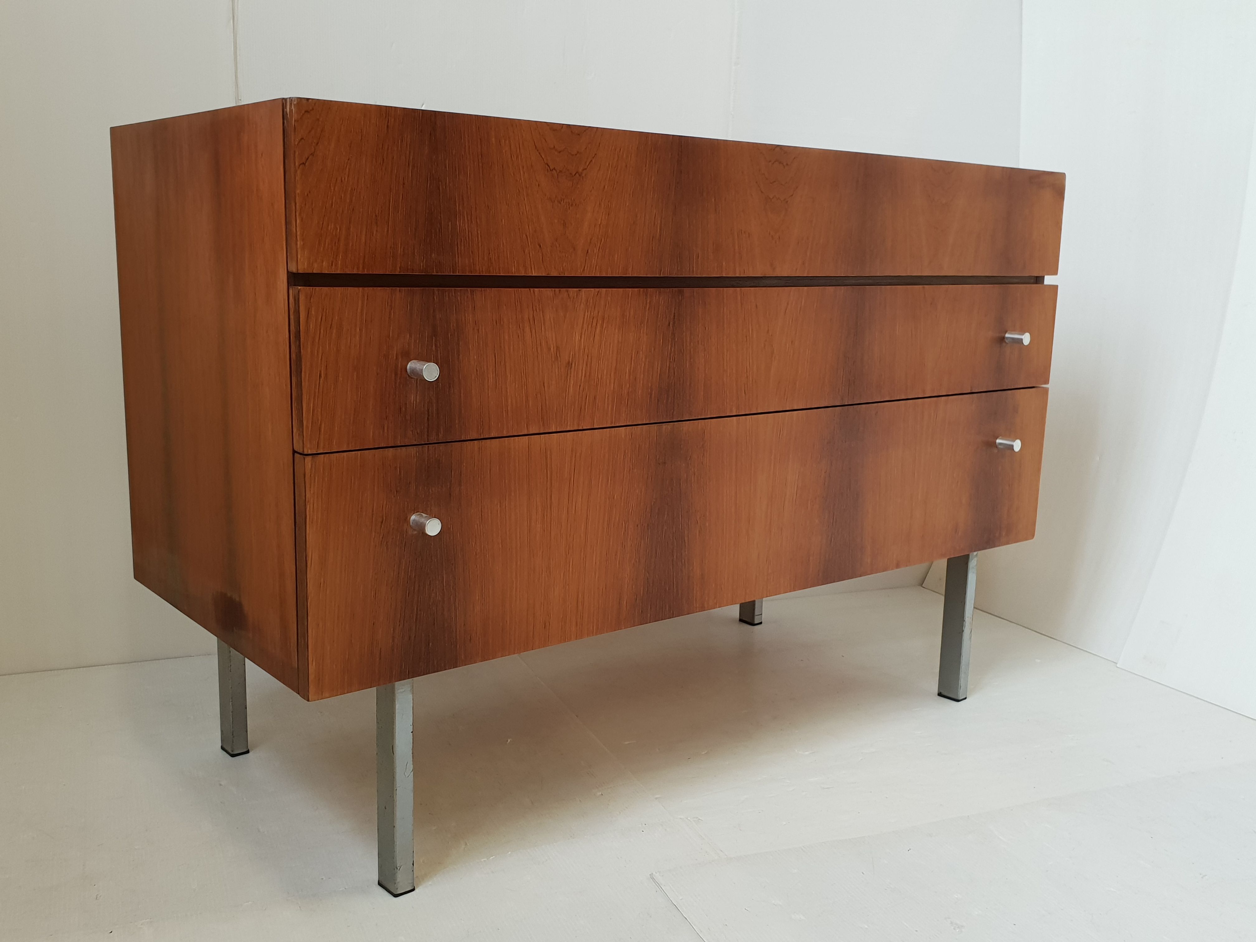 1960 chest of drawers