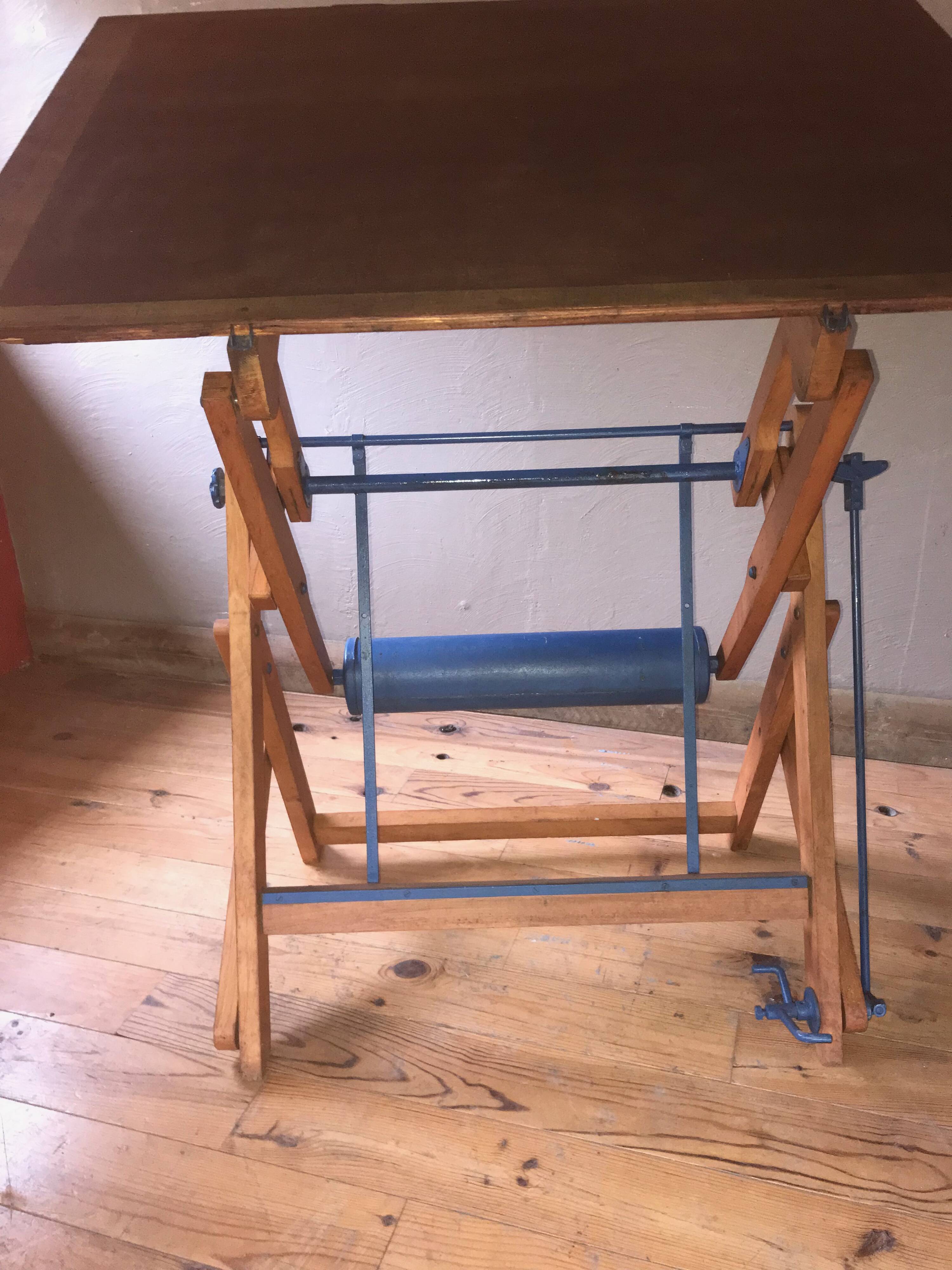 Wooden drawing table desk