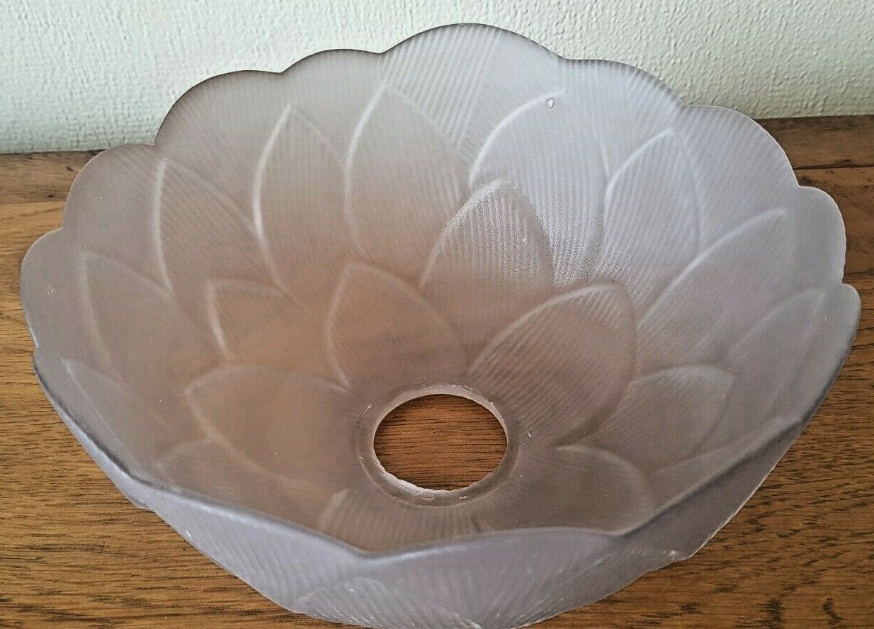 french vintage artichoke style glass replacement shade with scalloped edge