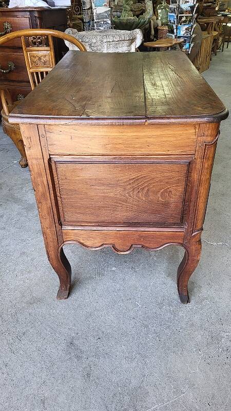 Commode louis xv 2 tiroirs en chene clair du xviii ème siecle ref je