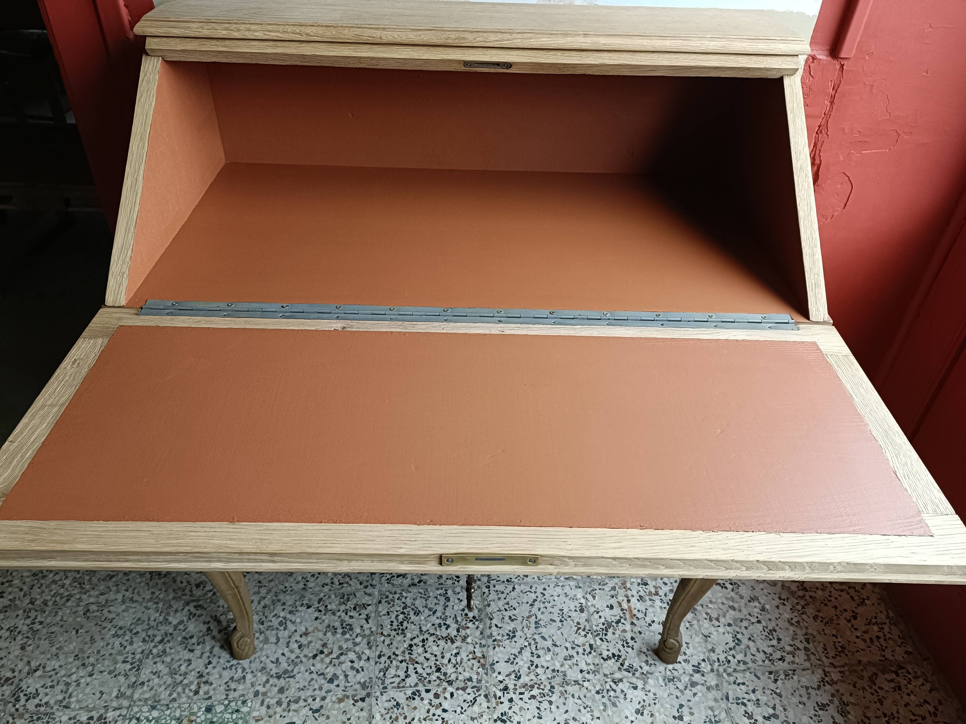 Renovated secretary