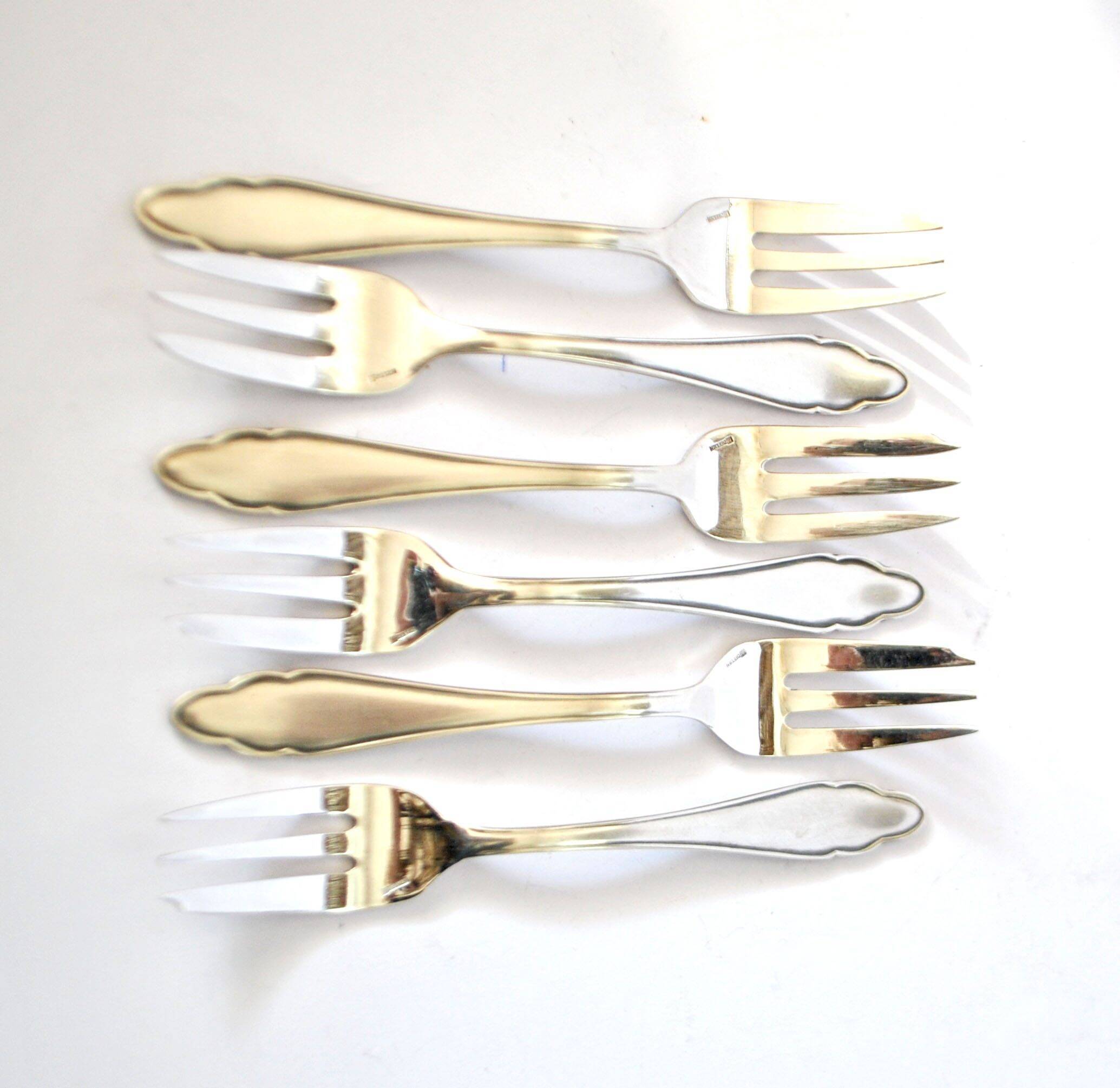 6 fourchettes à dessert modernistes en métal argenté chantourné DEETJEN