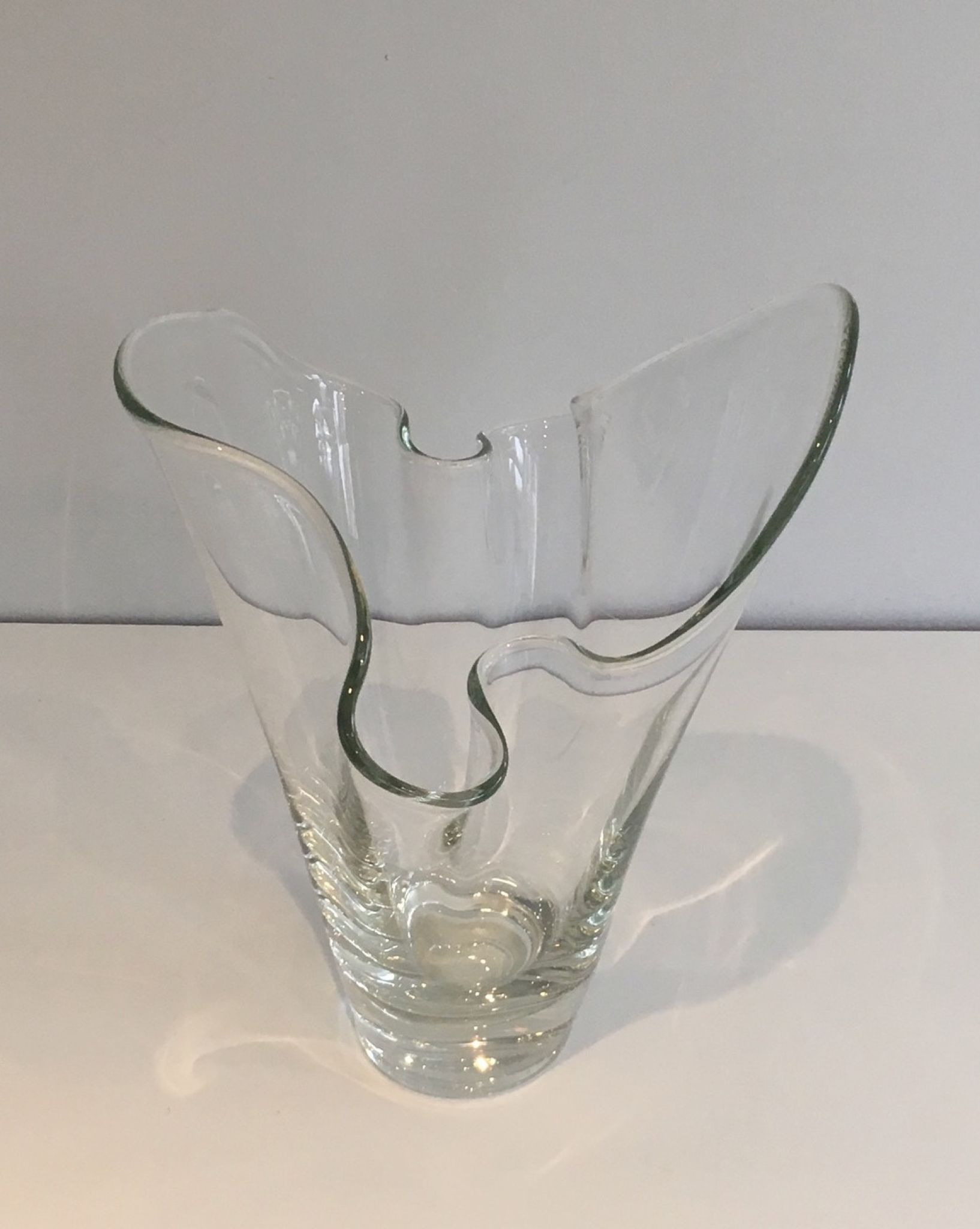Vase en forme de feuille